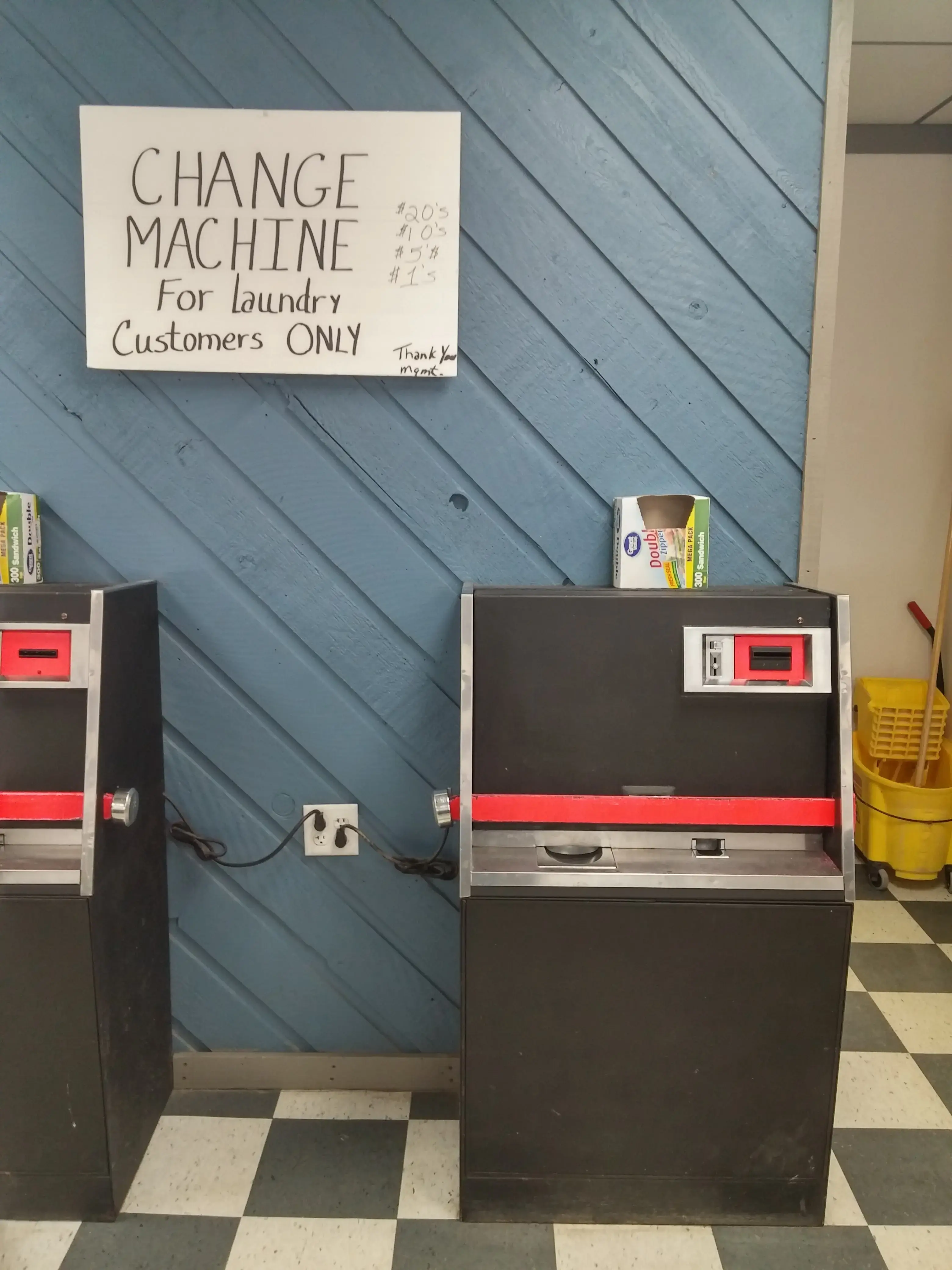 Mr. Clean Washateria & Laundromat thumbnail 20