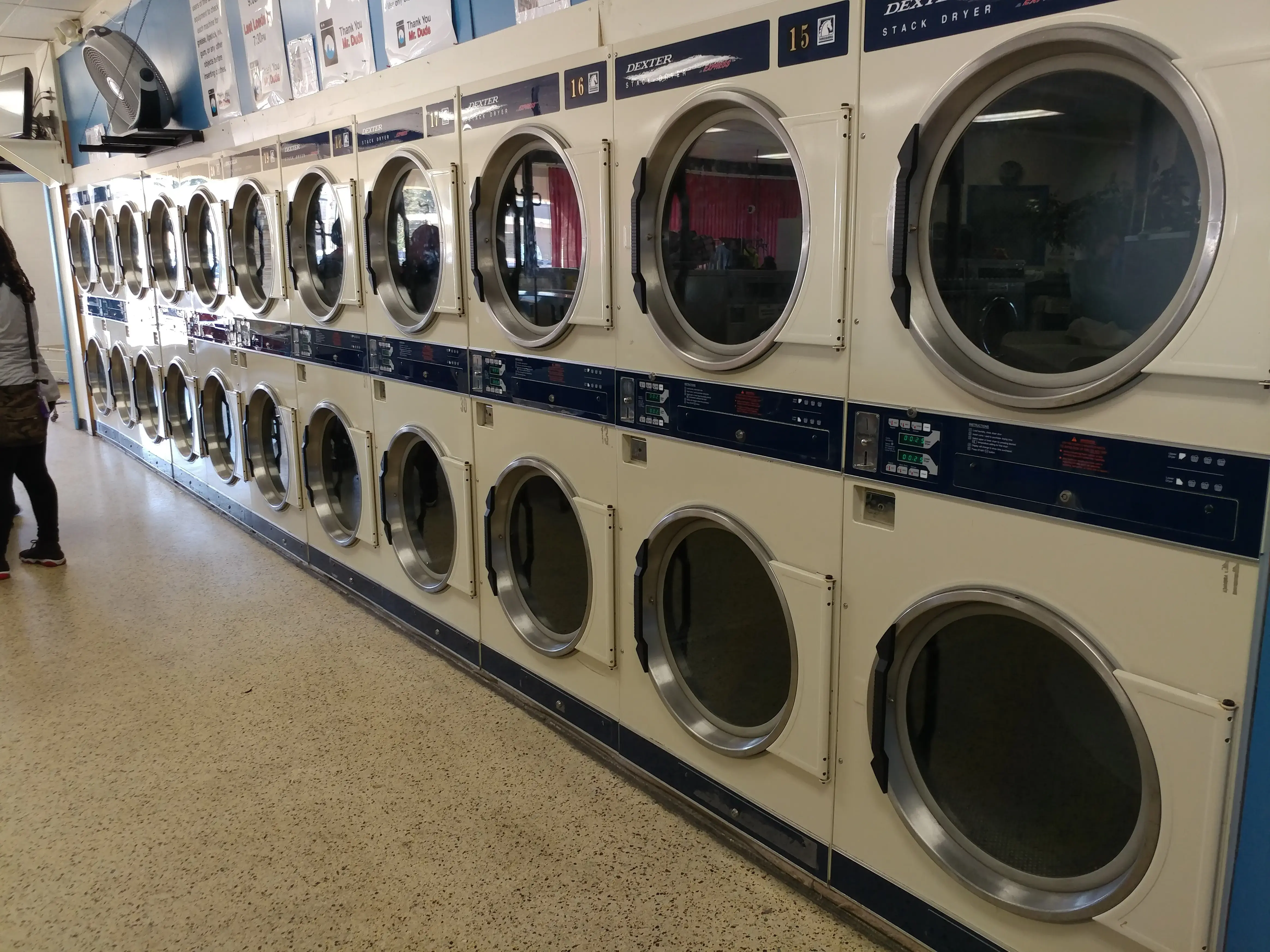 Mr. Duds Laundromat thumbnail 3