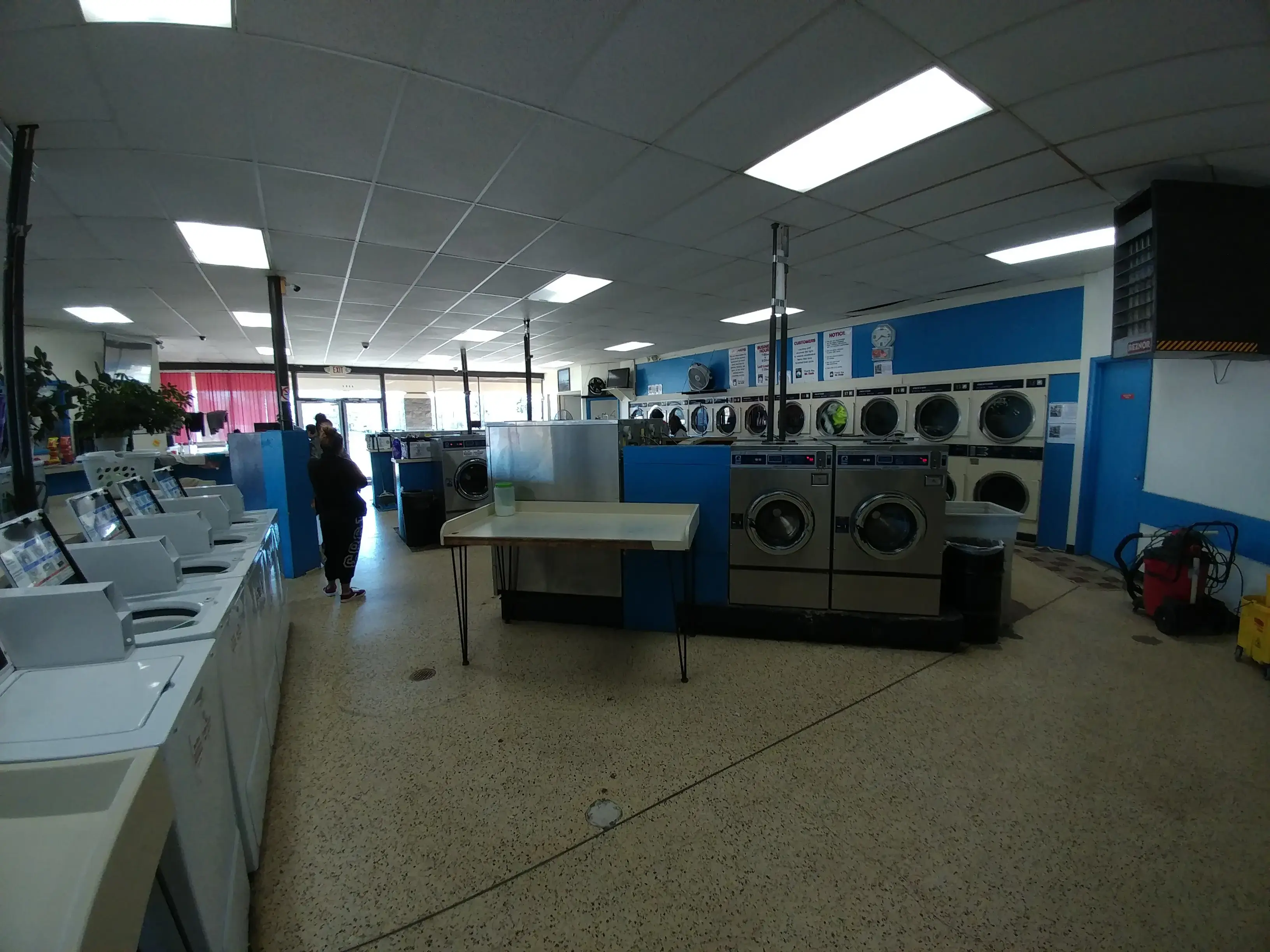 Mr. Duds Laundromat - Image 5
