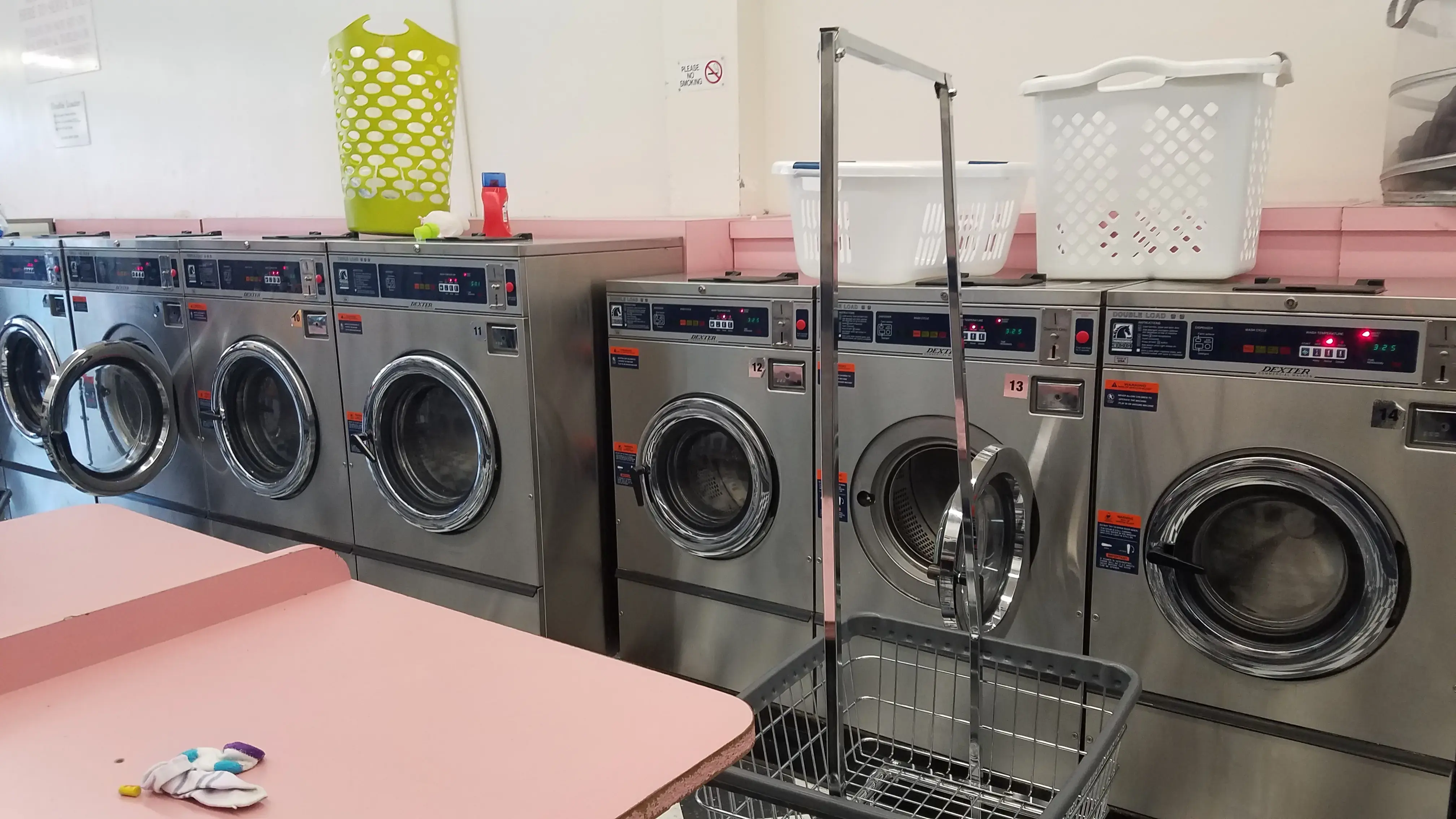 Mr. & Mrs. Bubbles Coin Laundry thumbnail 20