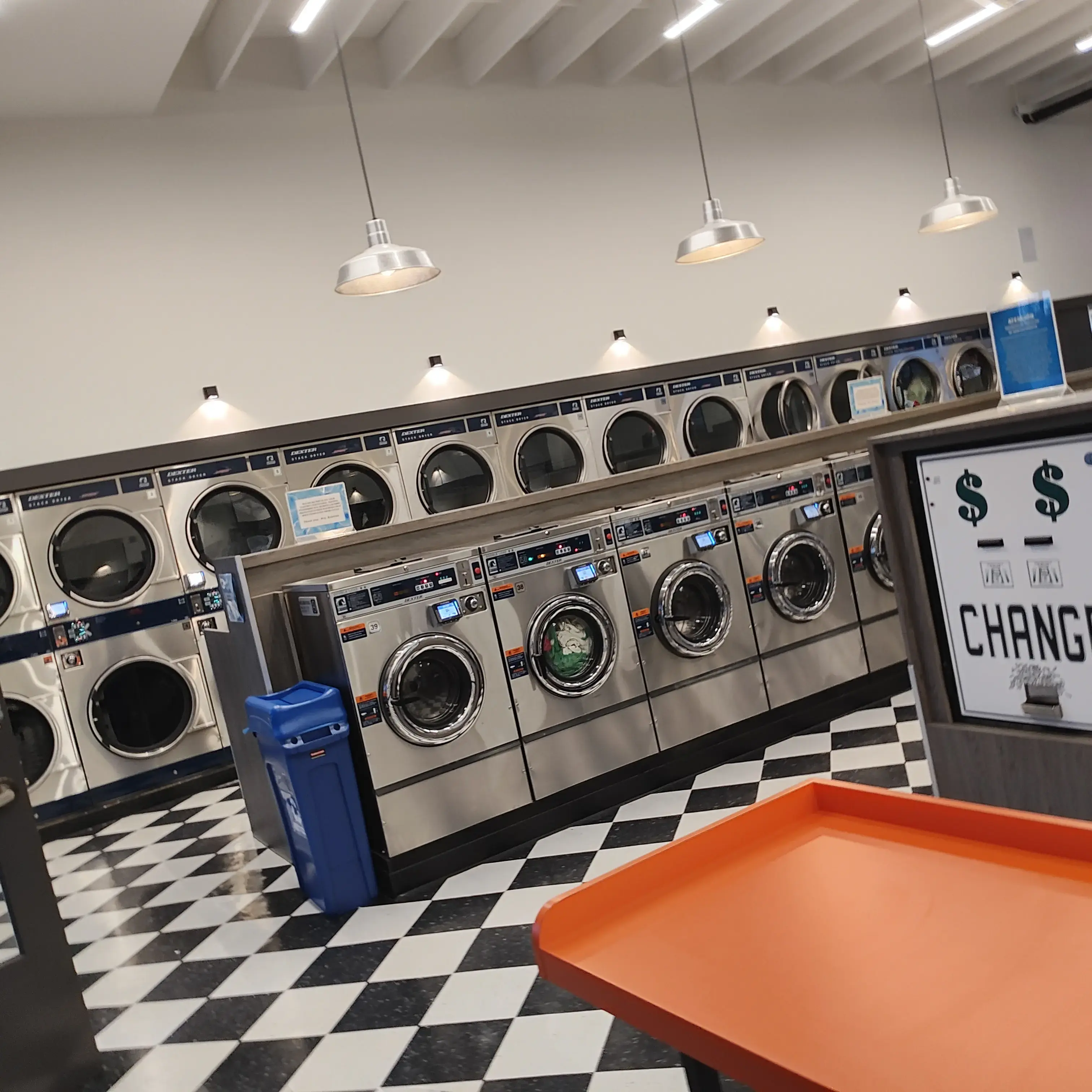 Mr & Ms Bubbles Coin Laundries thumbnail 19