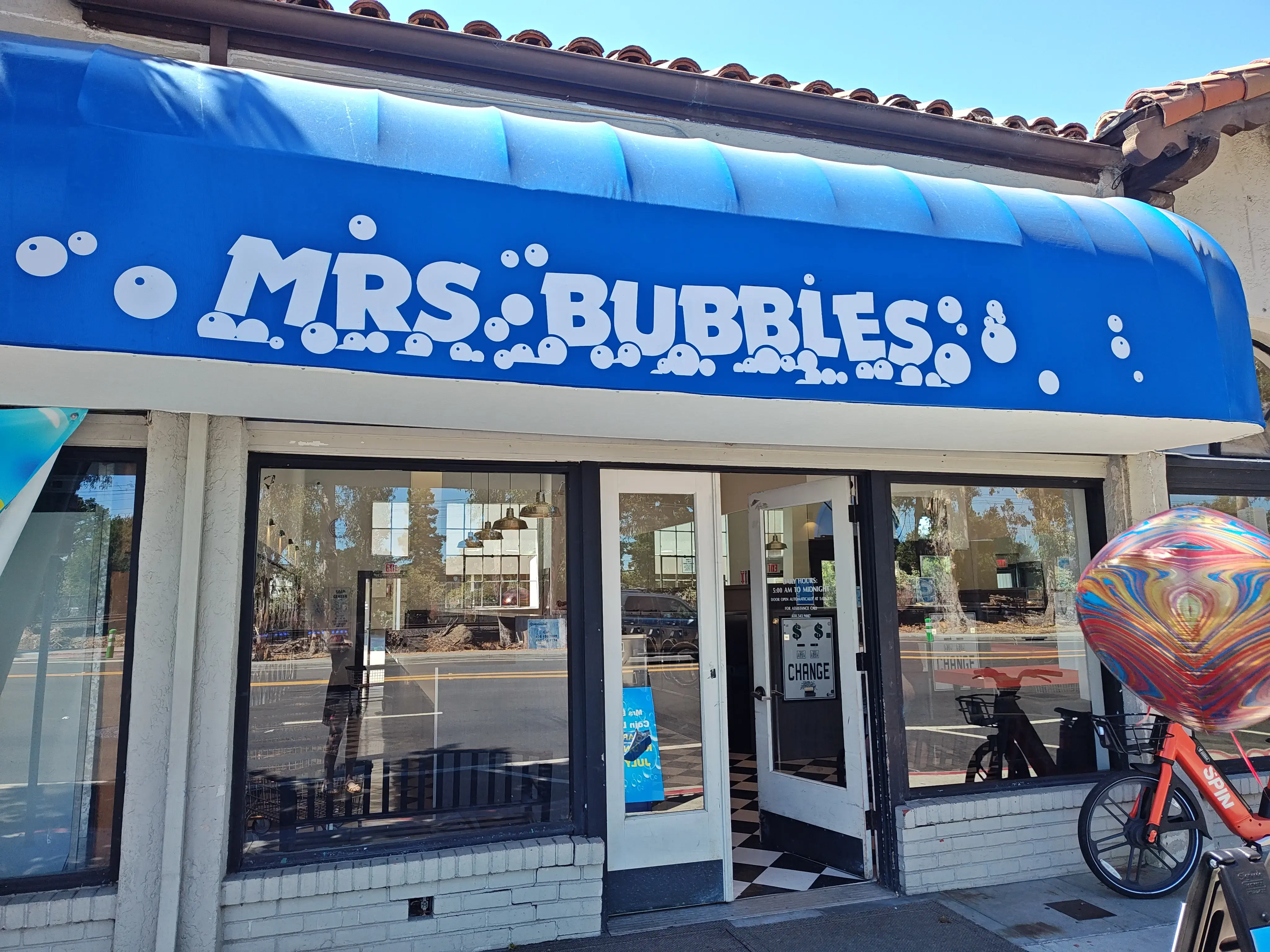 Mr & Ms Bubbles Coin Laundries thumbnail 2