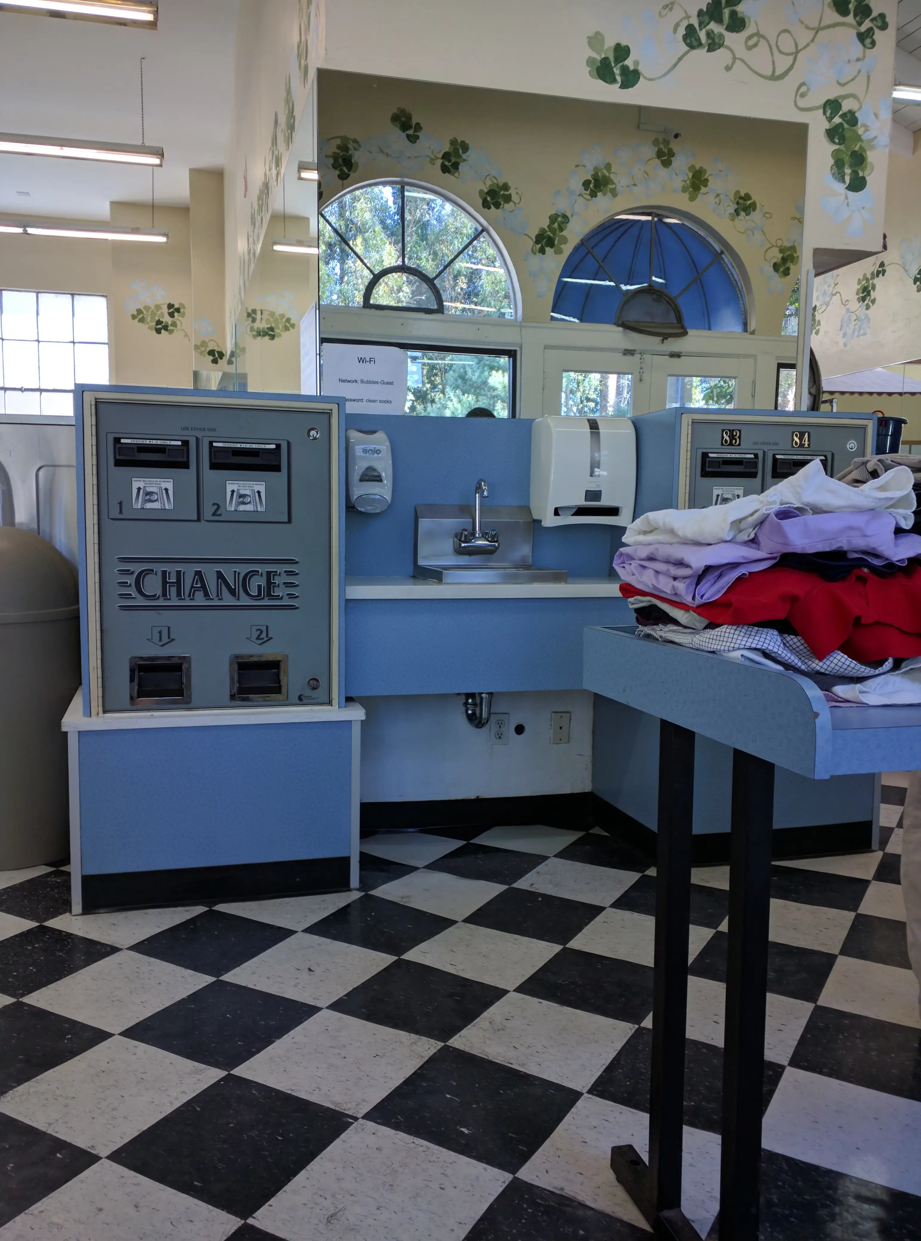 Mr & Ms Bubbles Coin Laundries - Image 11