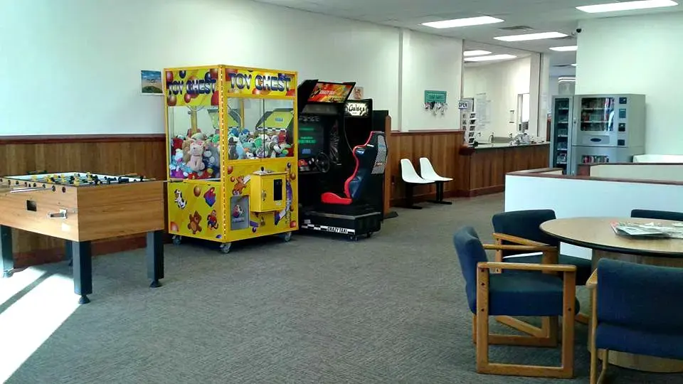 Mr. Sock's Laundromat & Pet Wash - Image 17
