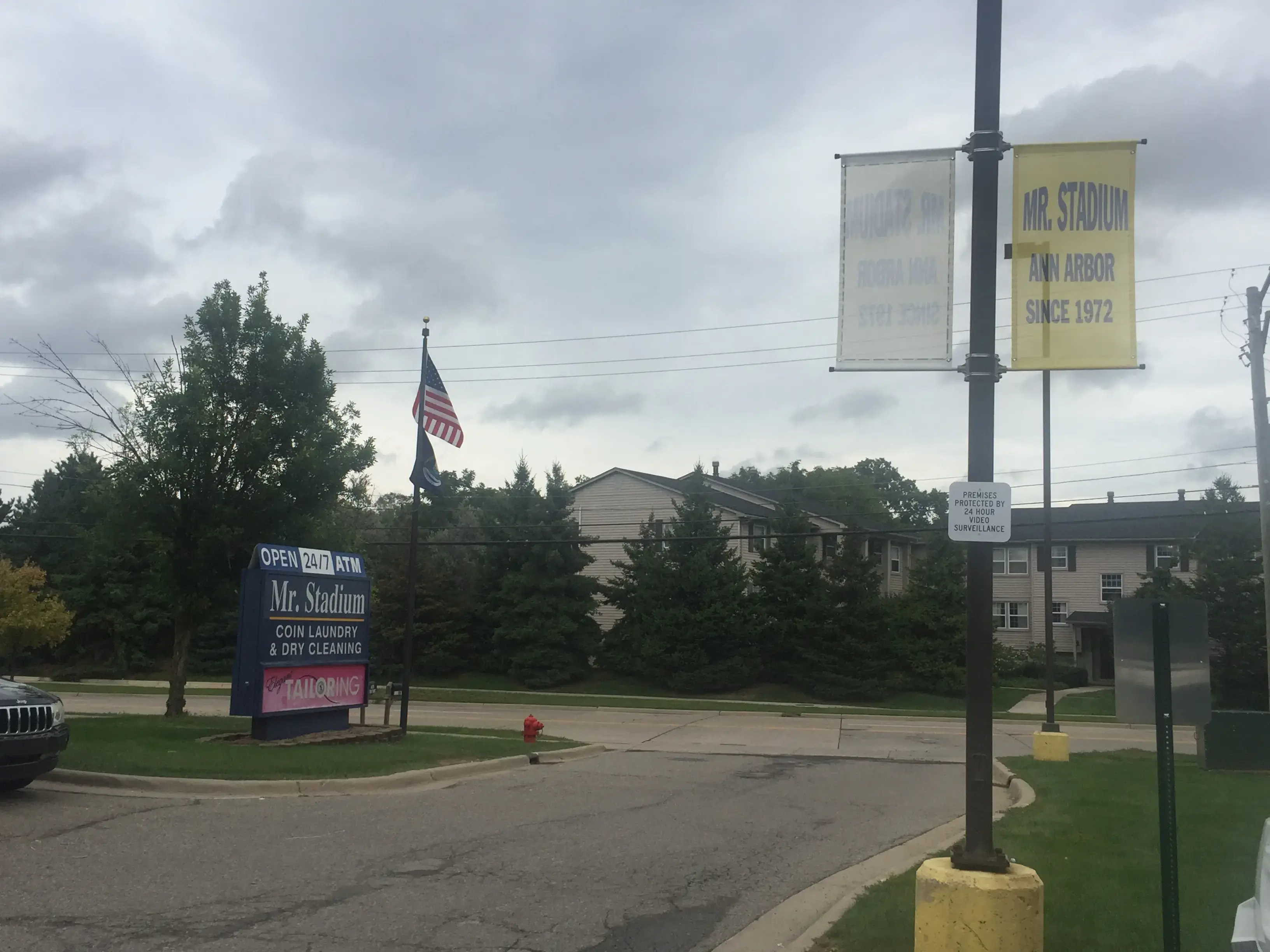 Mr. Stadium Coin Laundry - Image 14