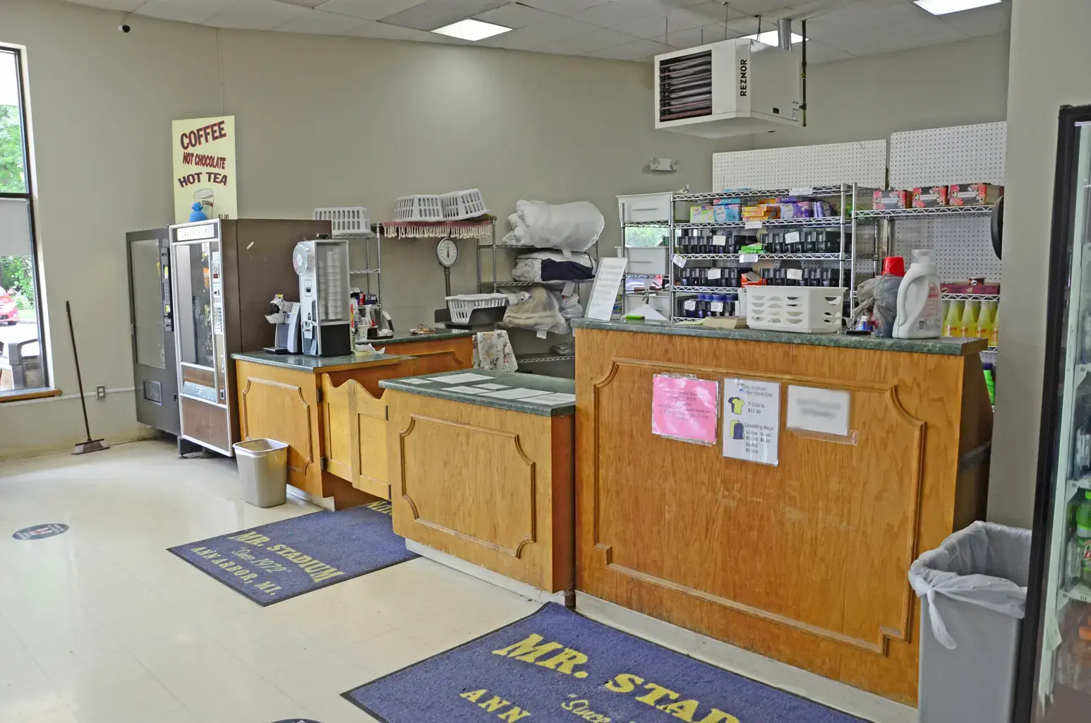 Mr. Stadium Coin Laundry thumbnail 8