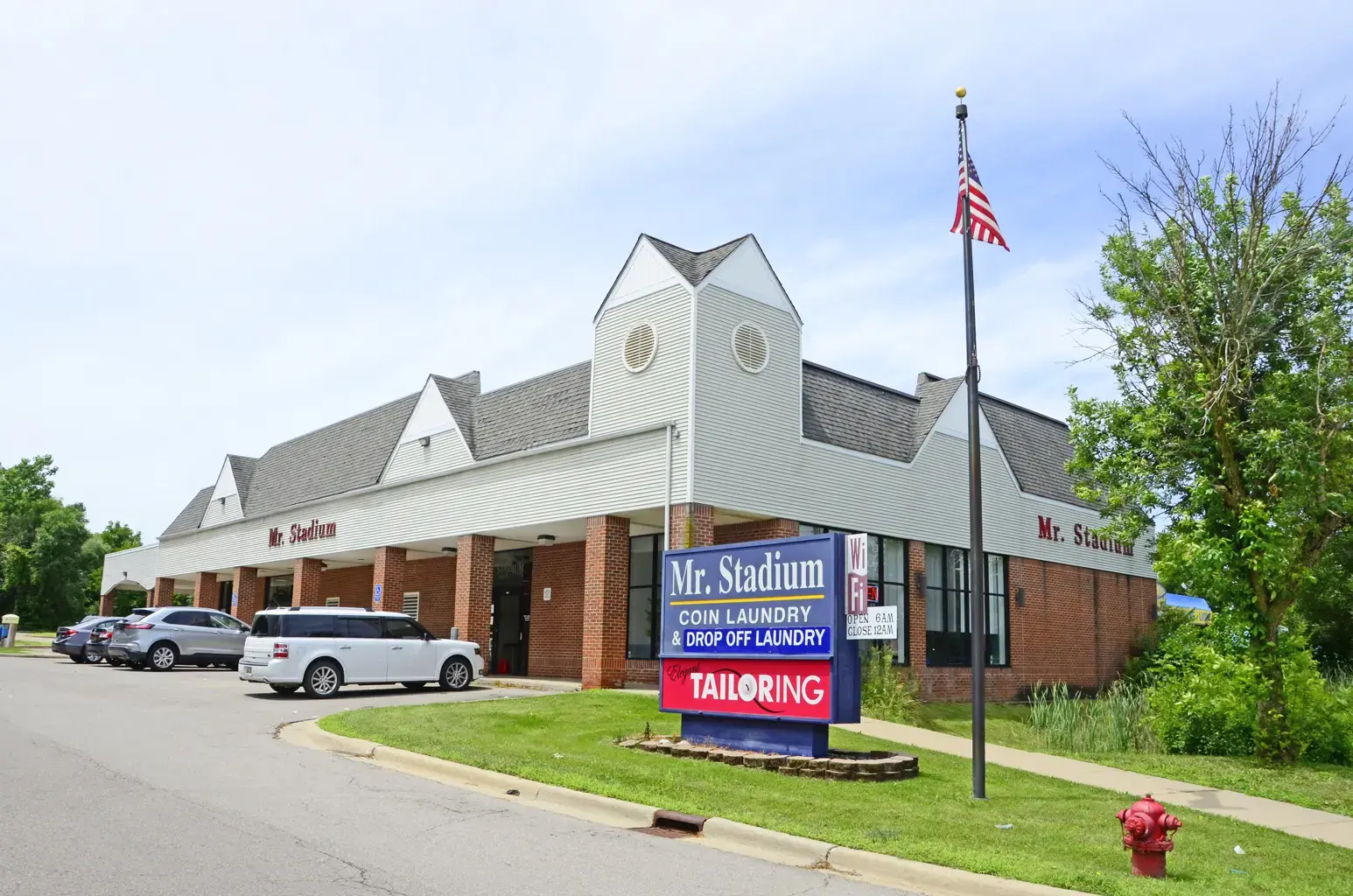 Mr. Stadium Coin Laundry - Image 3