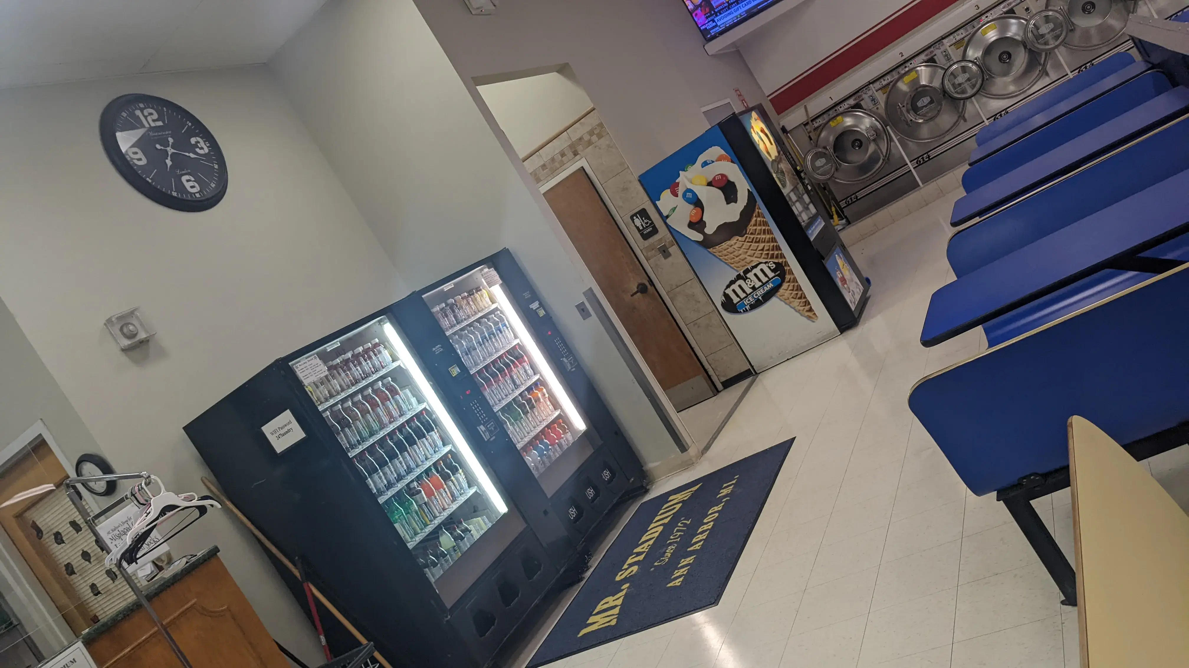 Mr. Stadium Coin Laundry - Image 16