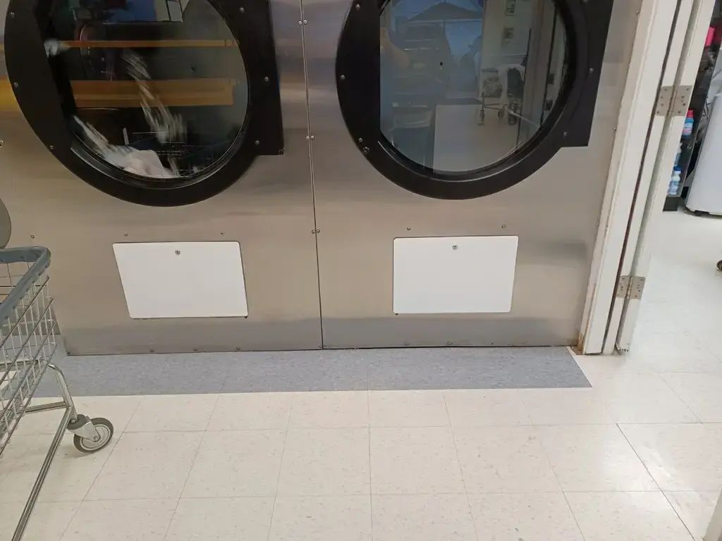 Mr. Suds Laundromat thumbnail 7