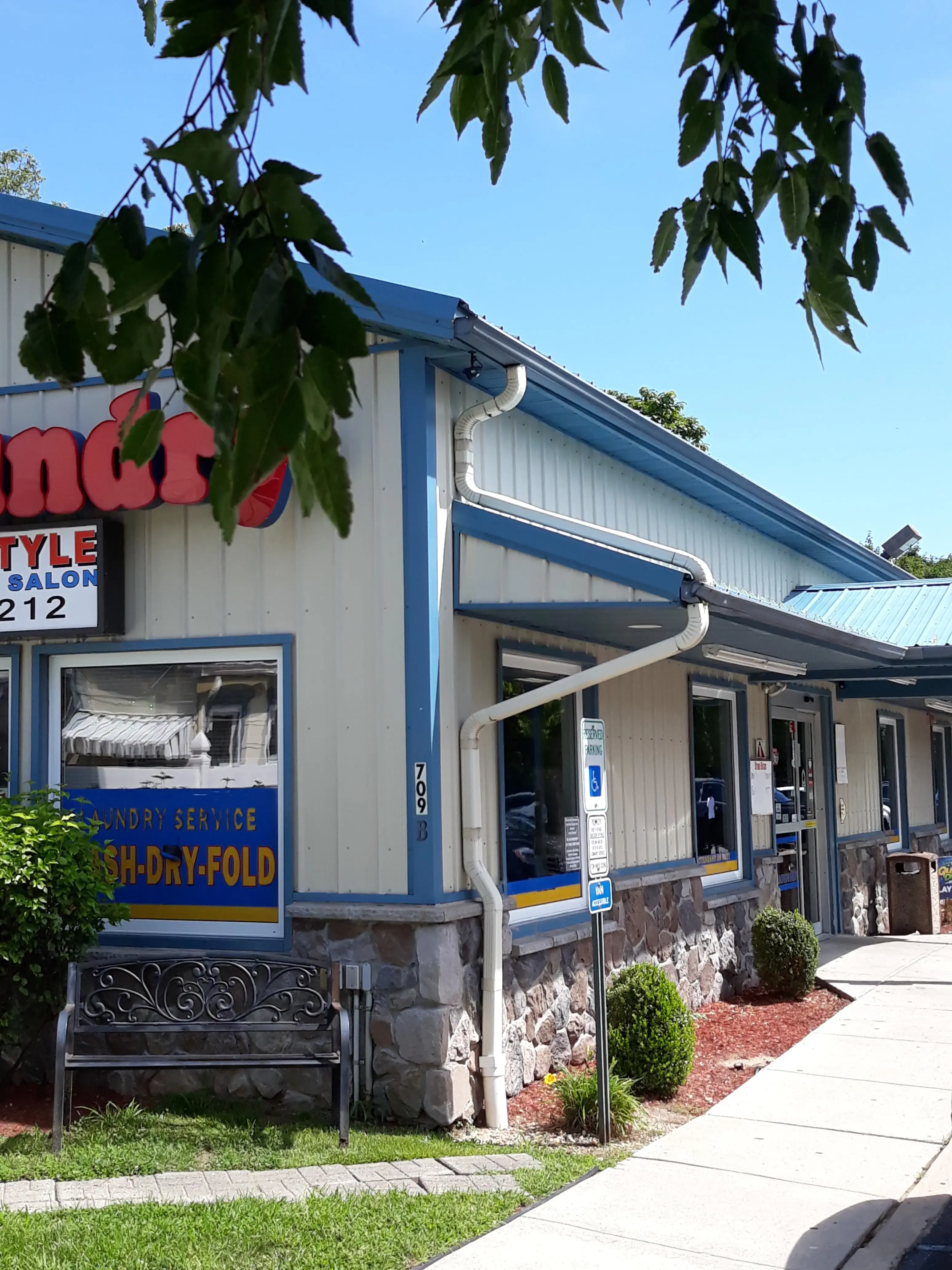 Mr. Suds Laundromat - Image 6