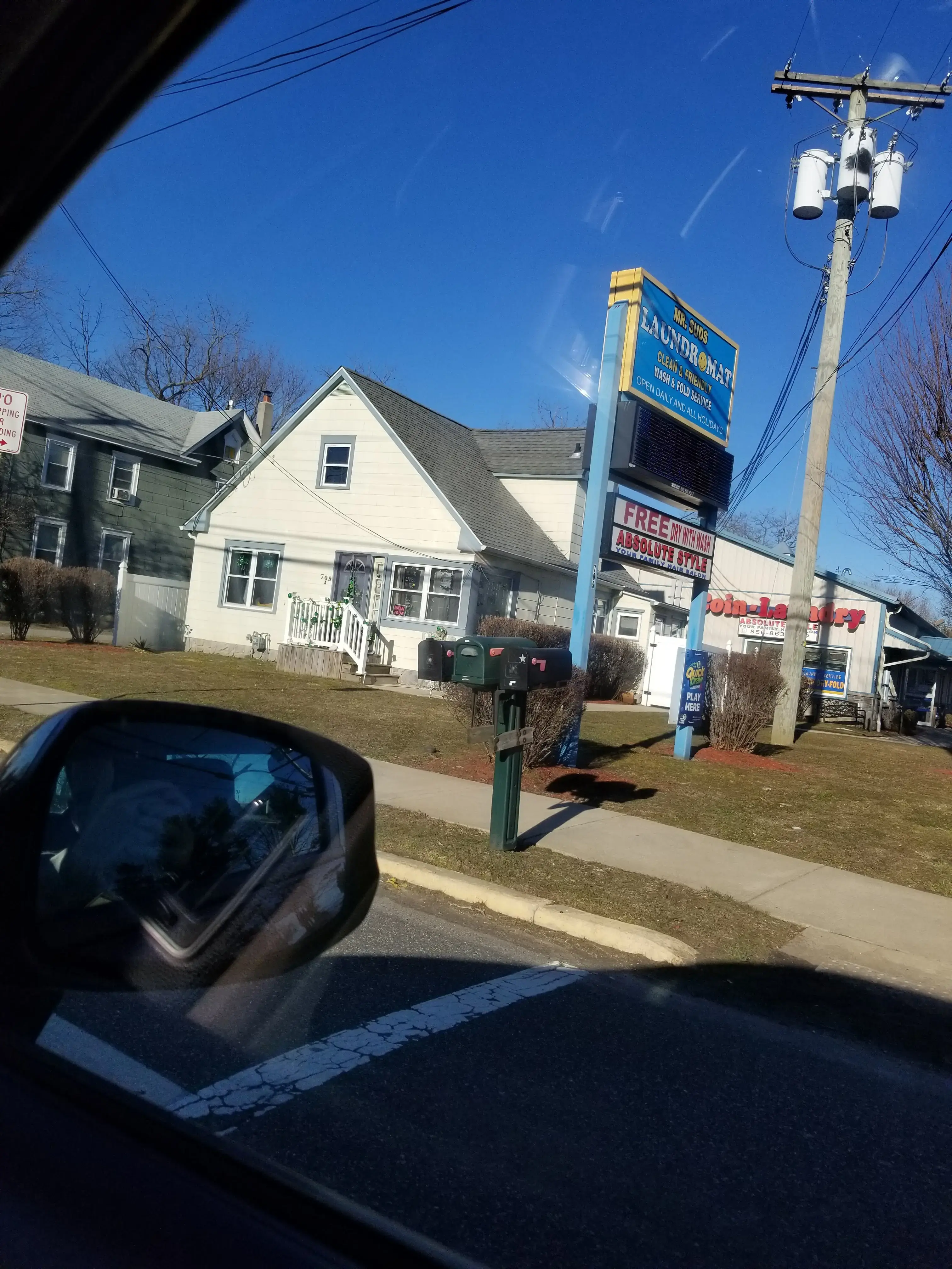 Mr. Suds Laundromat thumbnail 2