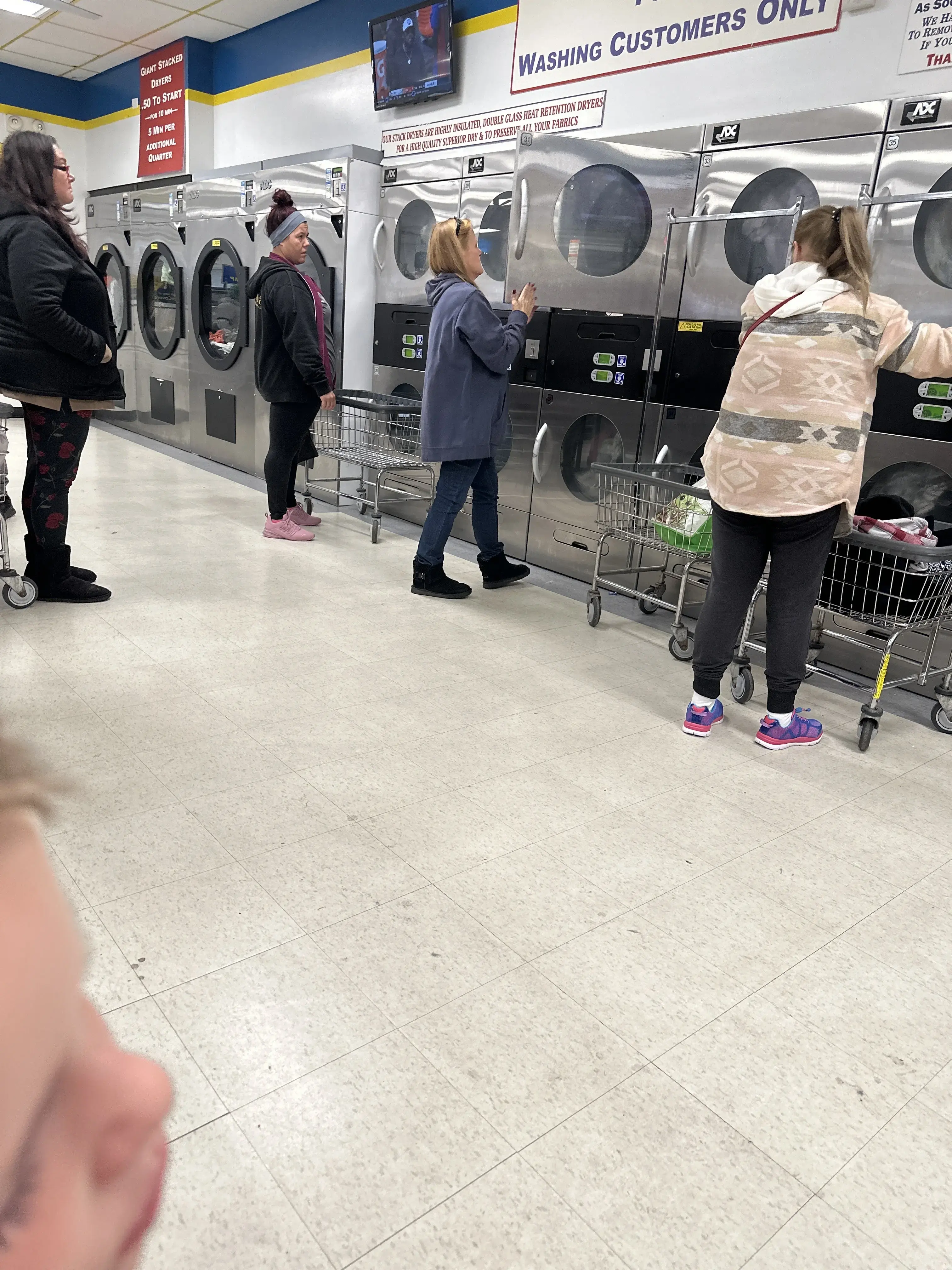 Mr. Suds Laundromat - Image 19