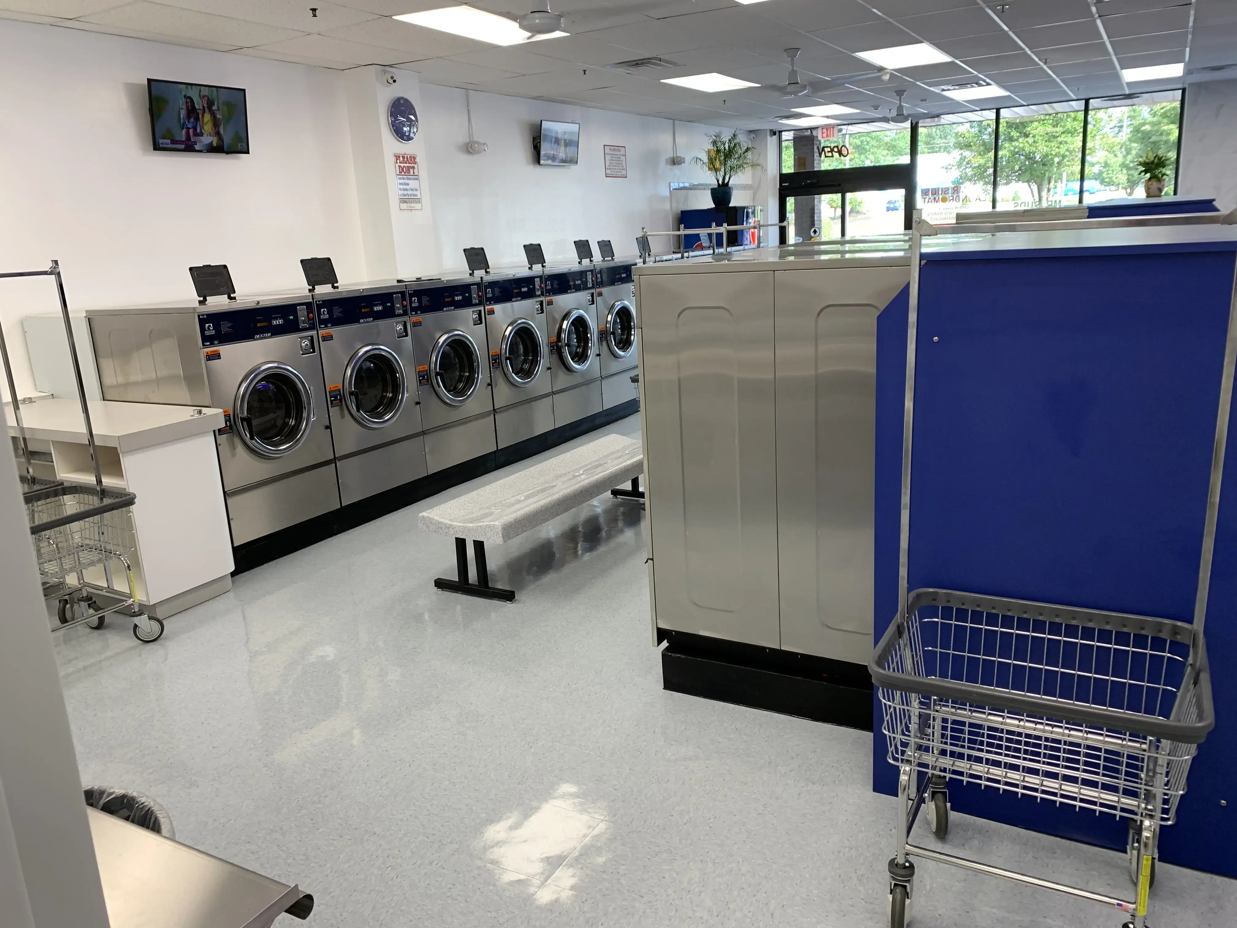 Mr Suds Laundromat - Image 20