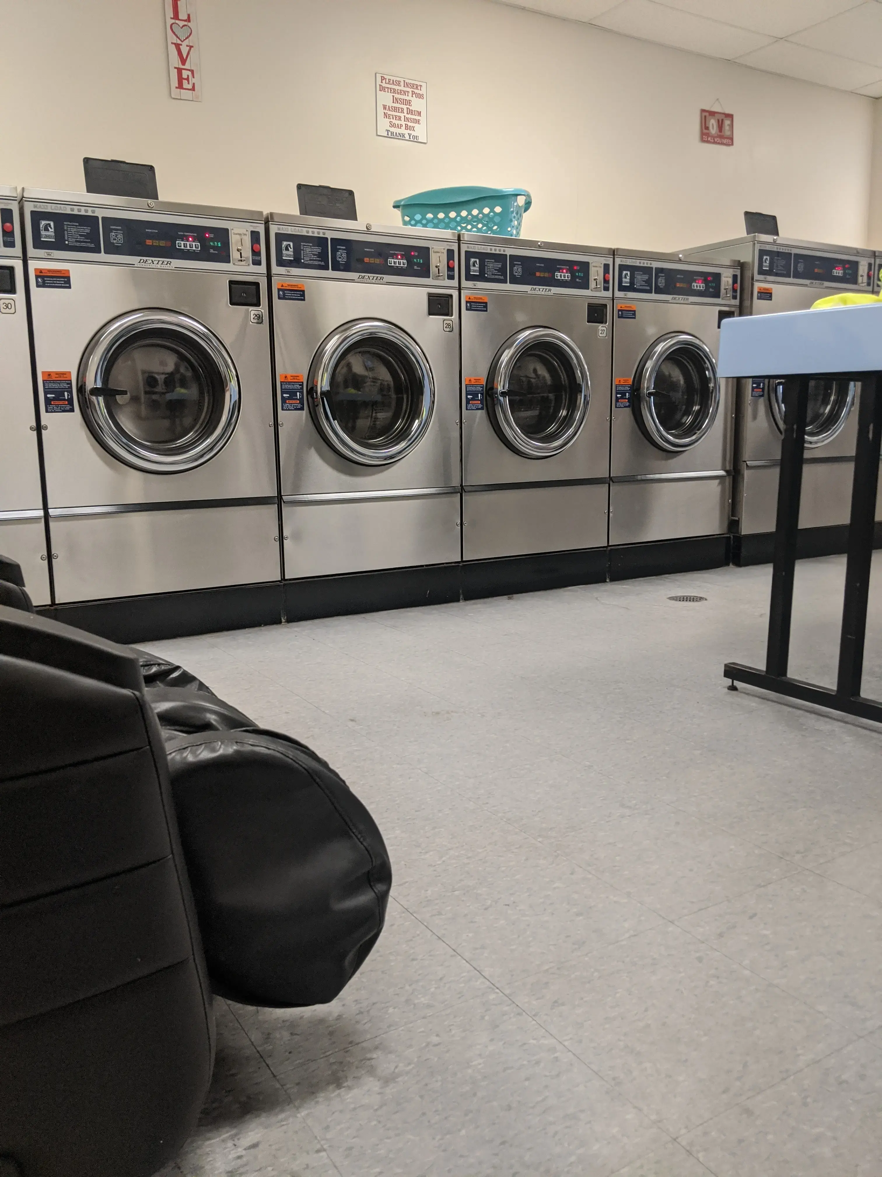 Mr. Suds Laundromat thumbnail 20