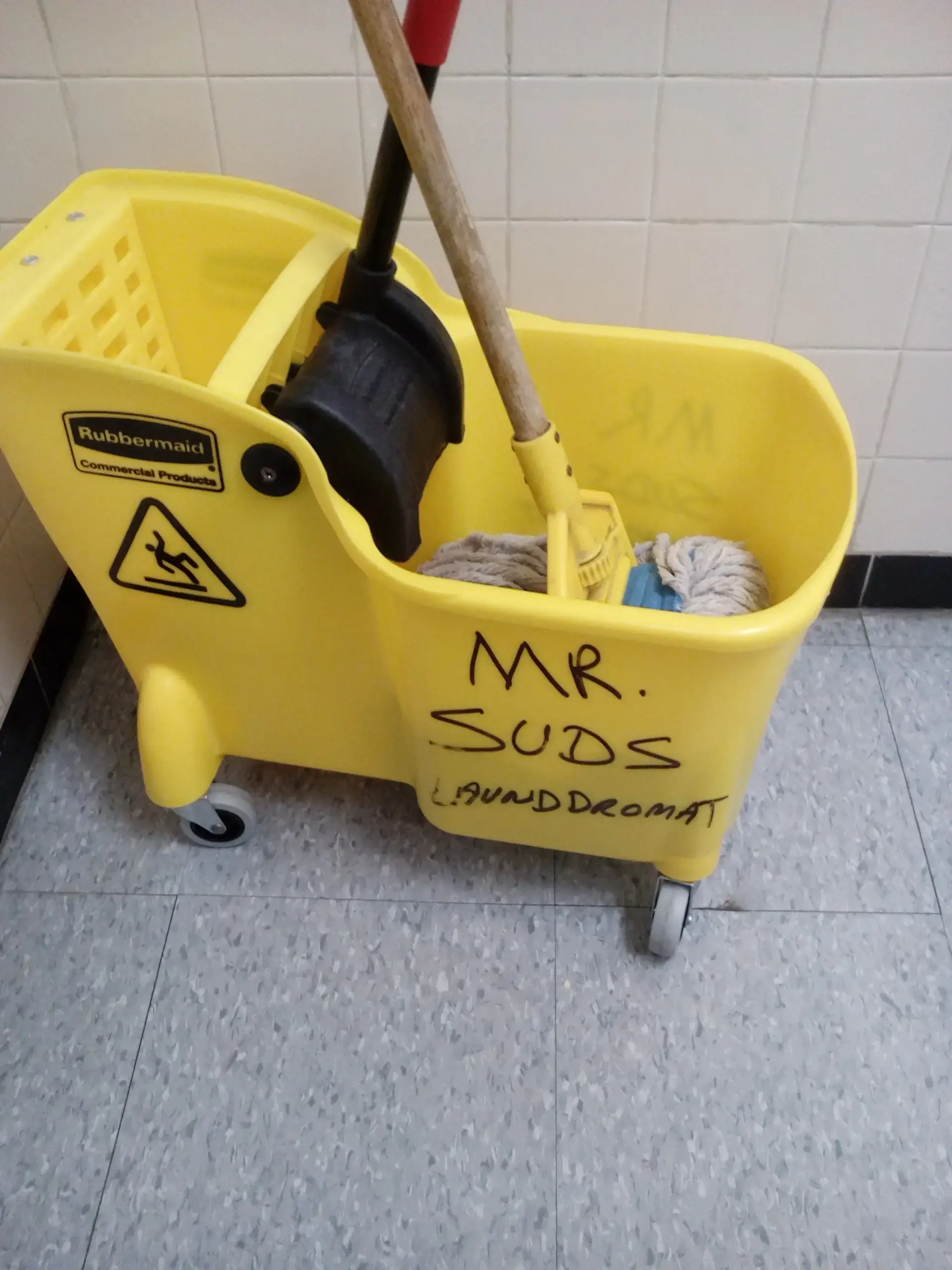 Mr. Suds Laundromat - Image 8