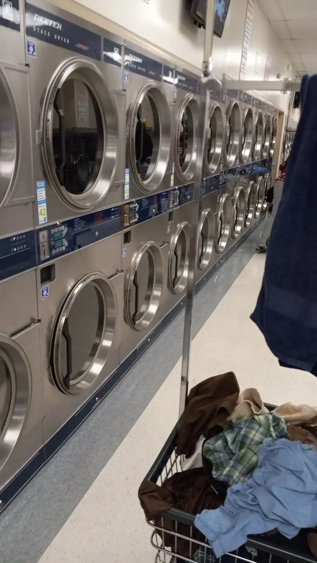 Mr. Suds Laundromat - Image 17