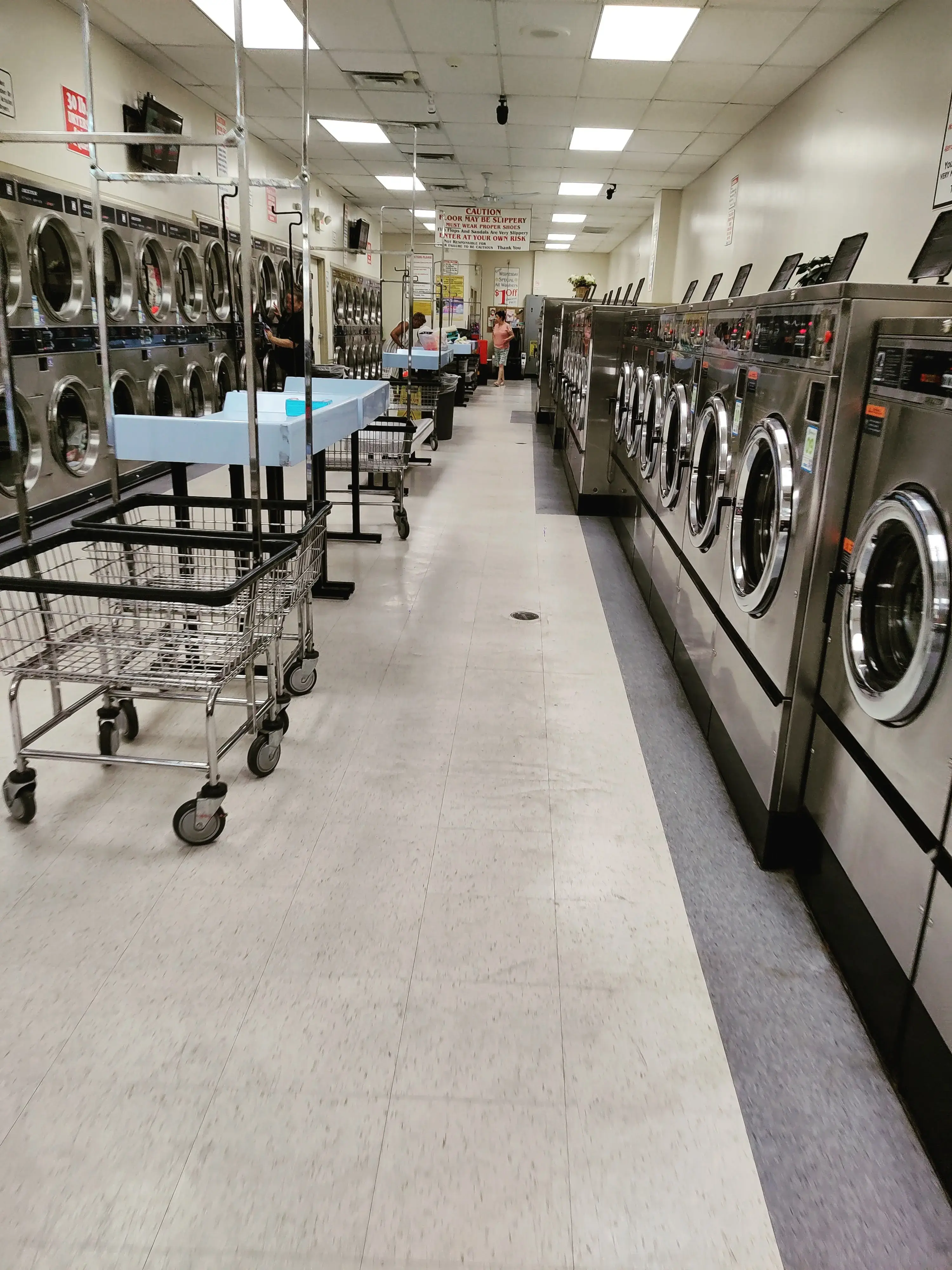 Mr. Suds Laundromat - Image 3