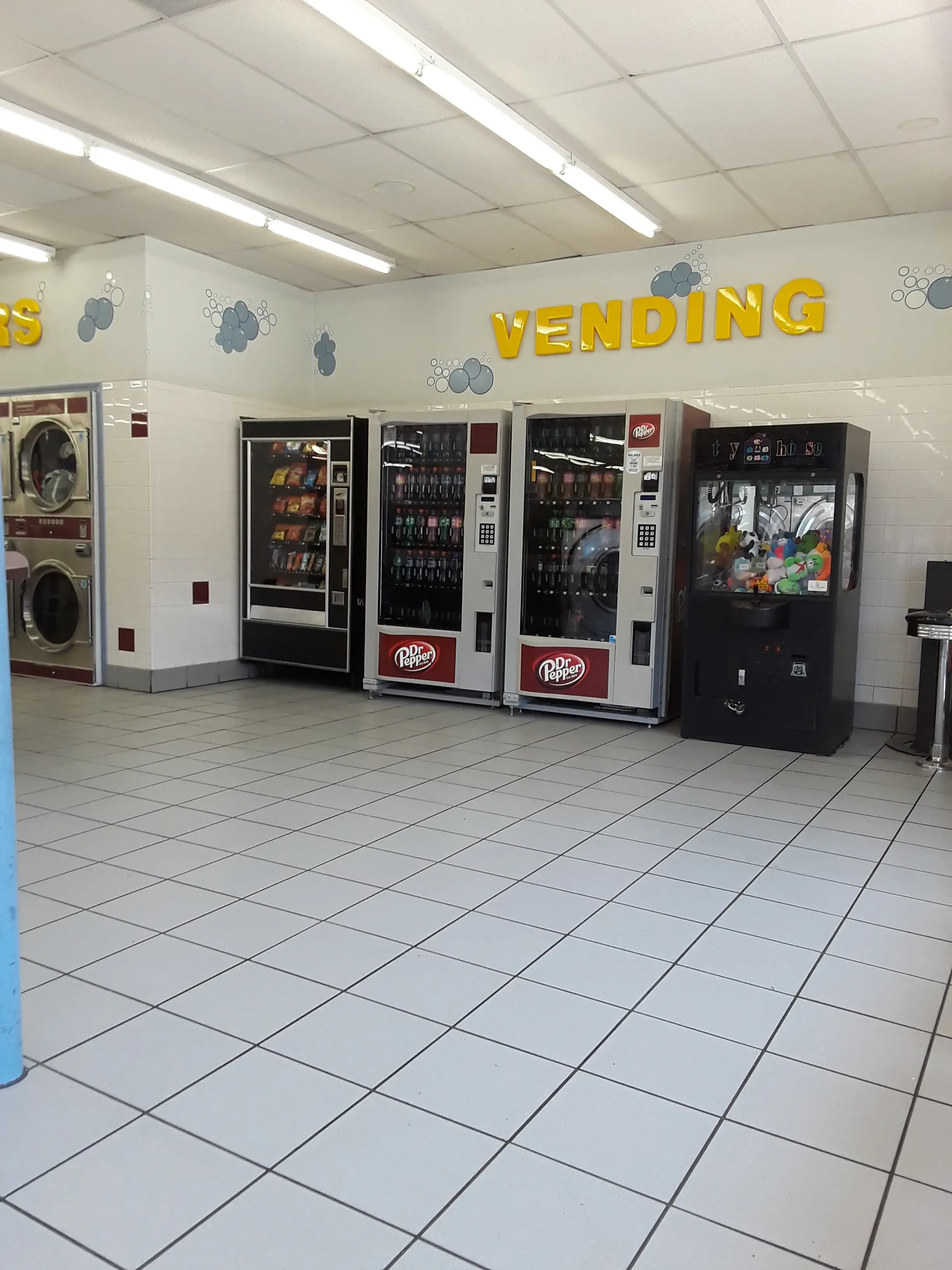 Mr. Sudsy Laundromat - Image 10