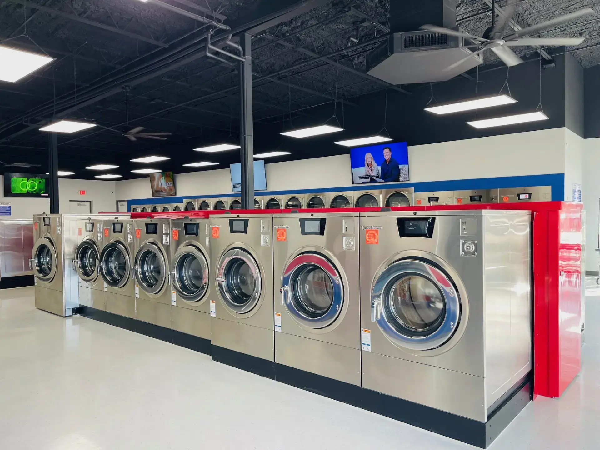 Mr. Sudz Laundromat - Image 17