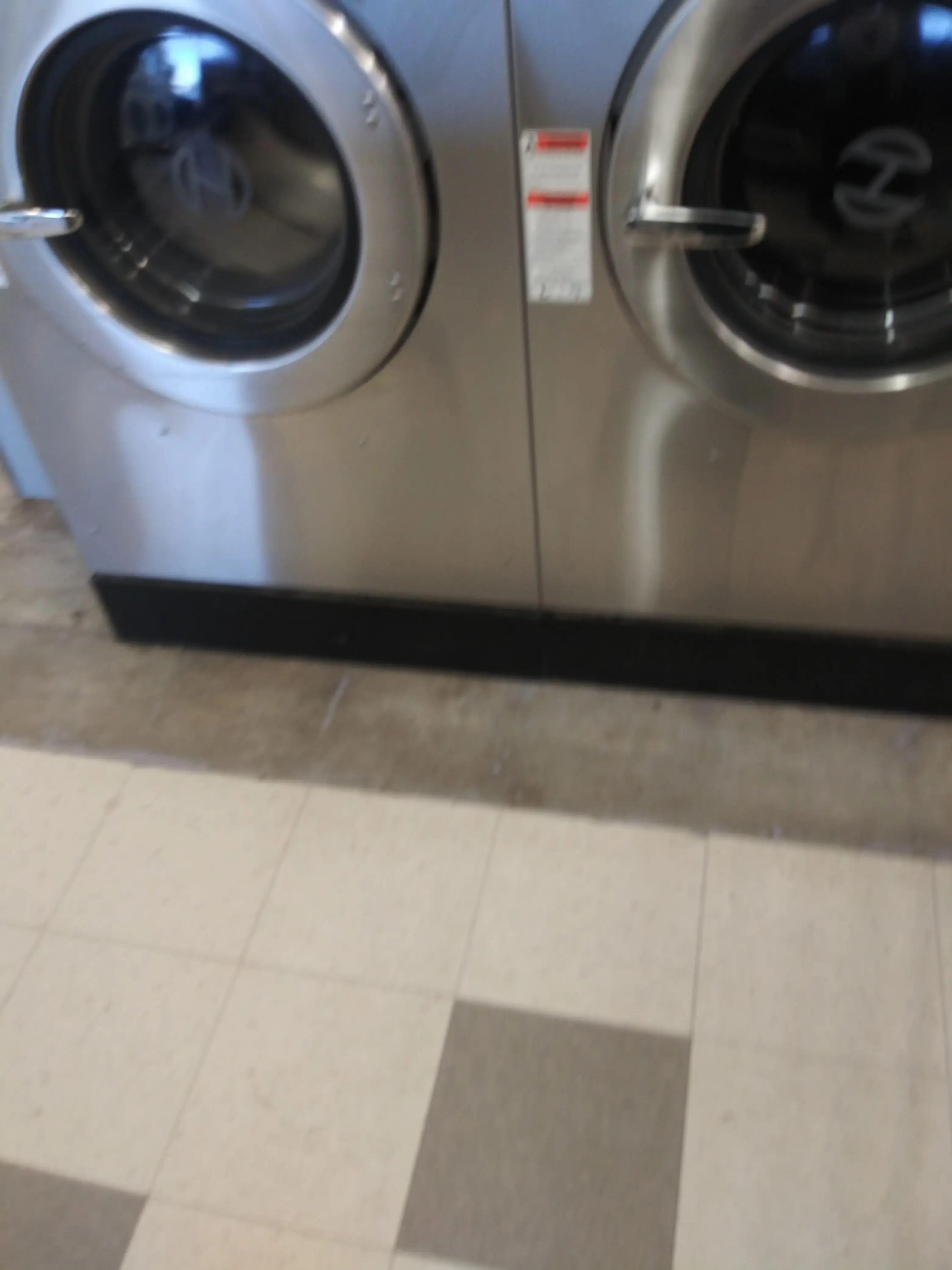 Mr.Bubbles Laundromat North Virginia - Image 12