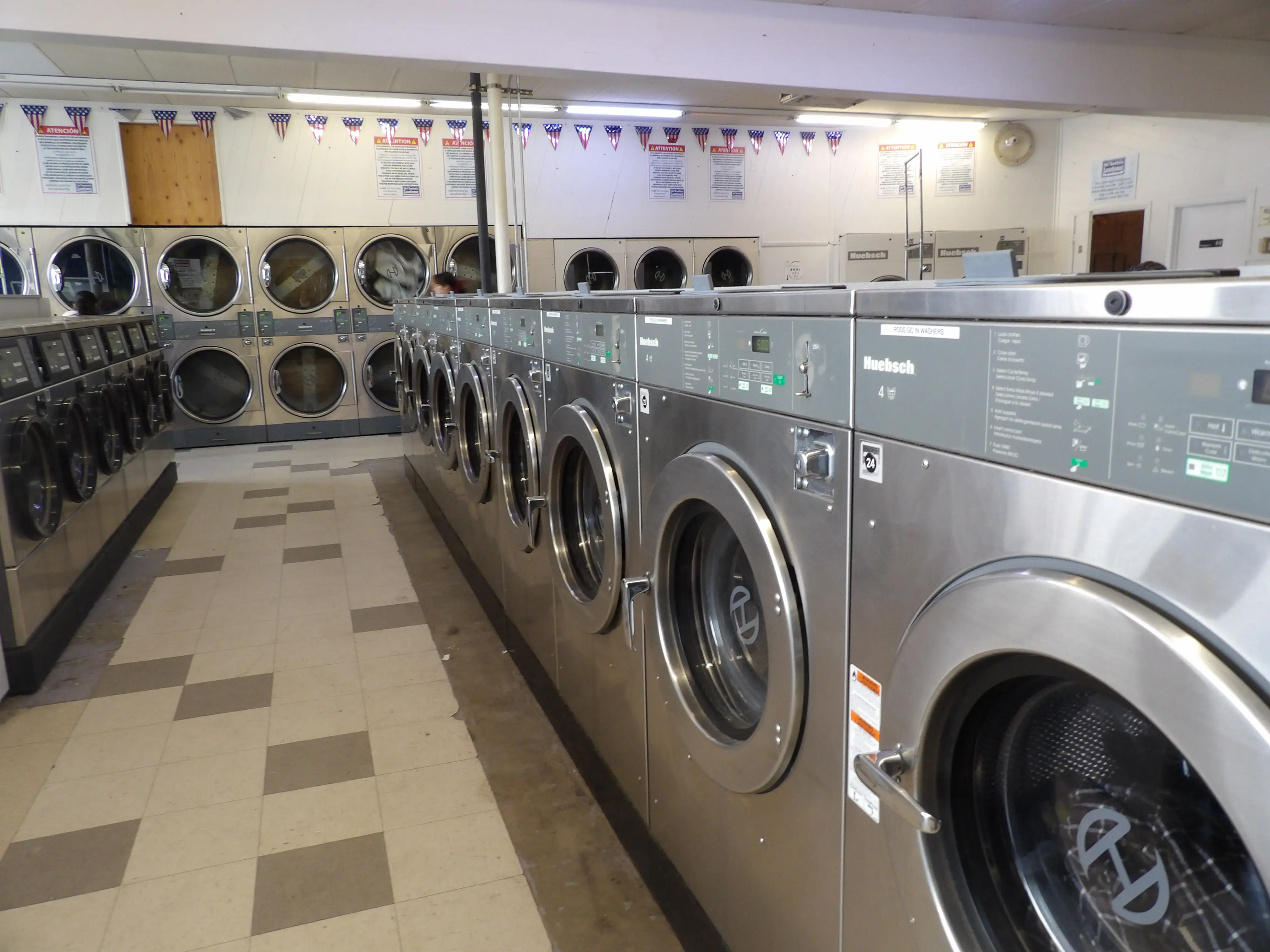 Mr.Bubbles Laundromat North Virginia thumbnail 2