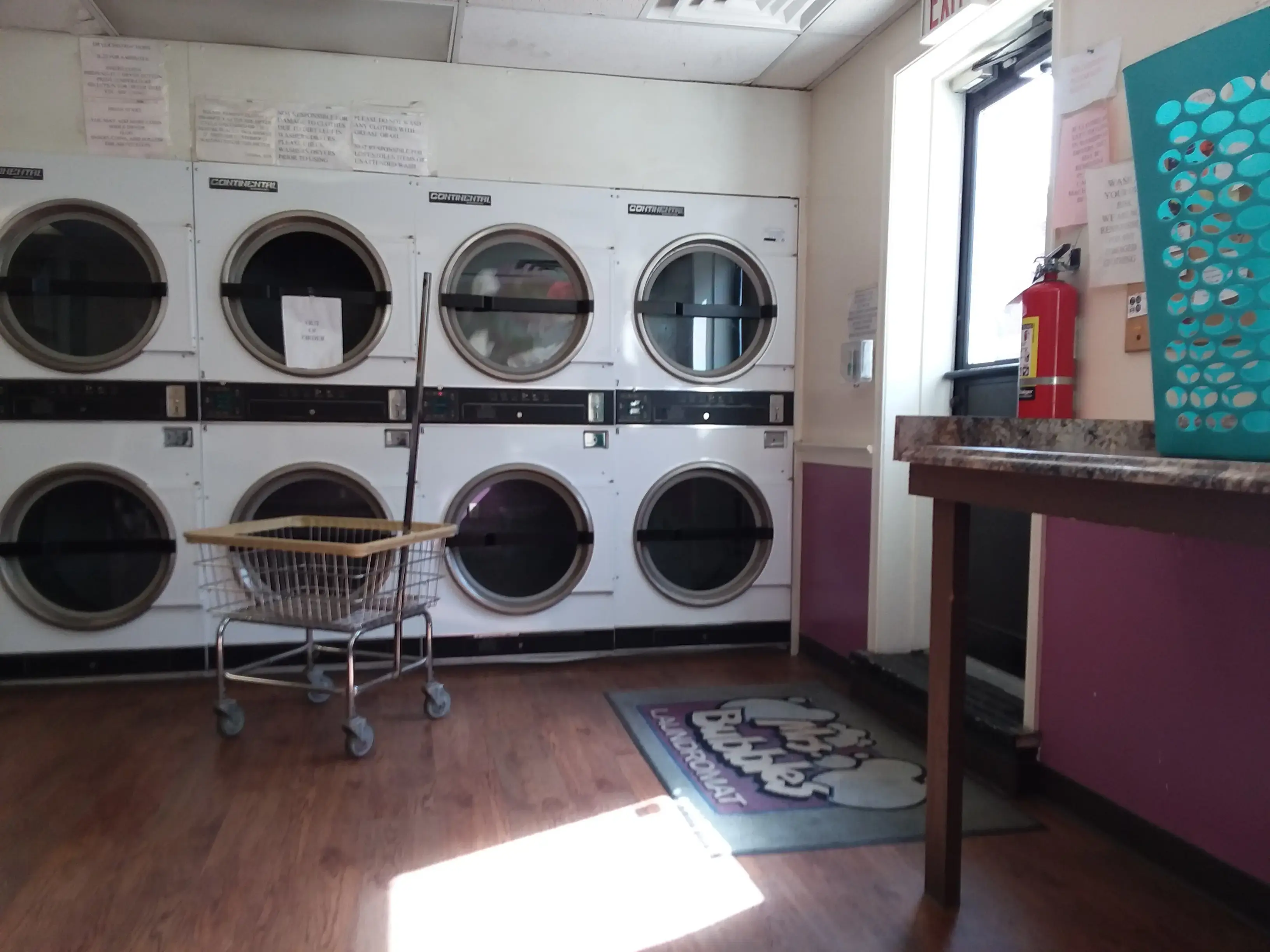 Mrs Bubbles Laundromat - Image 5