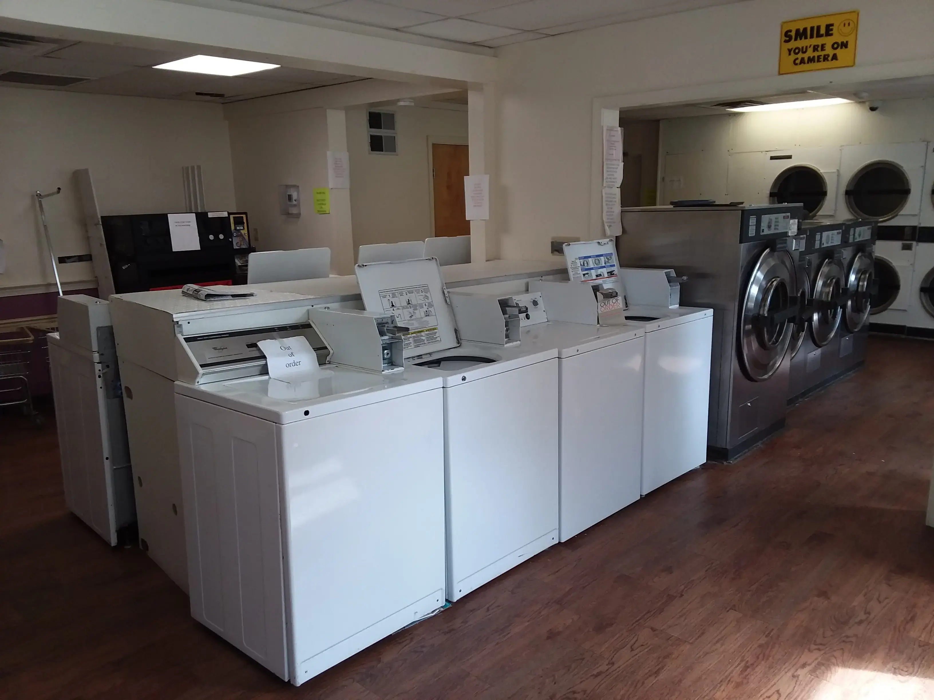Mrs Bubbles Laundromat - Image 3