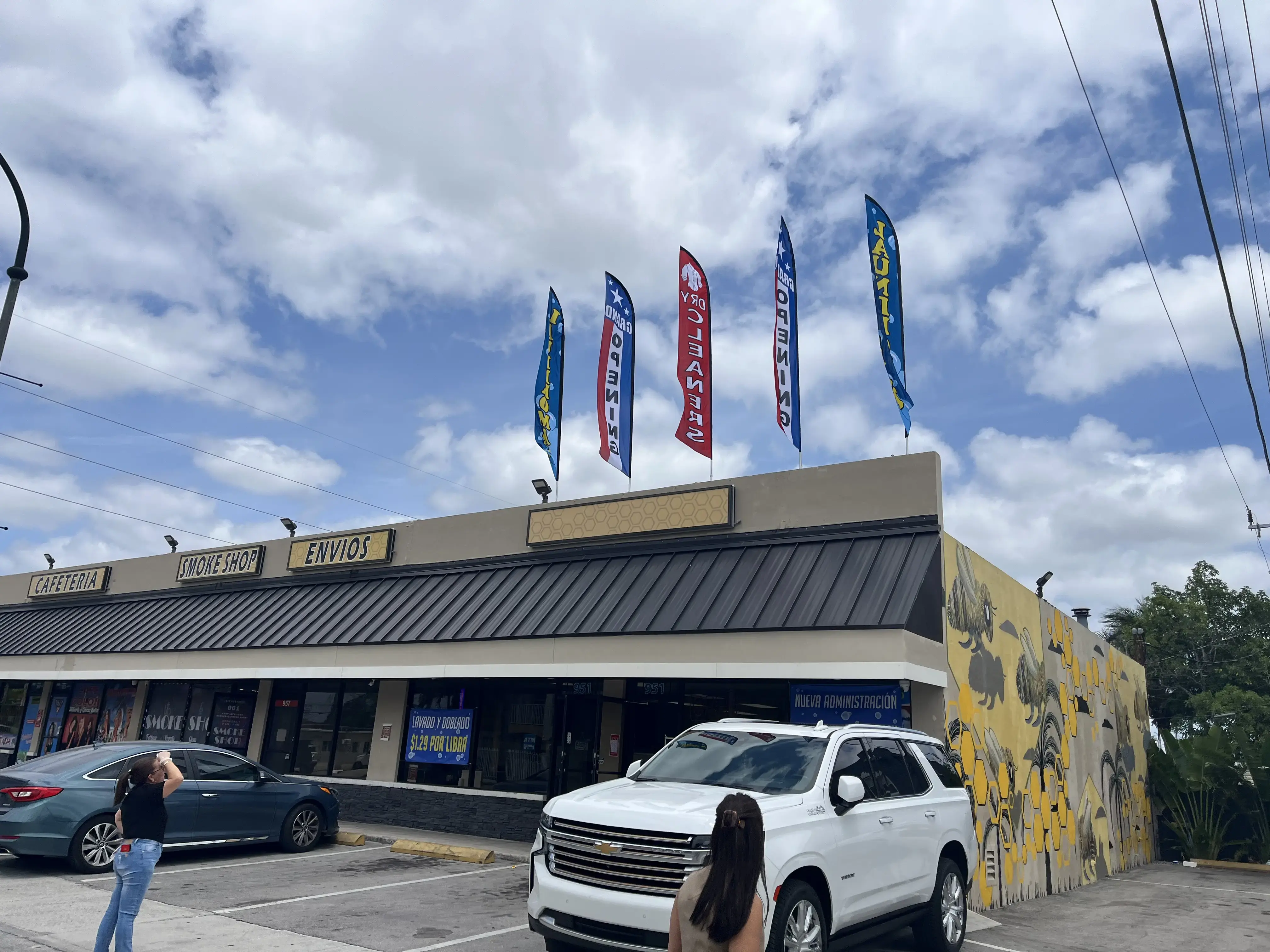 Mrs. Sparkles Coin Laundry LLC - Image 2