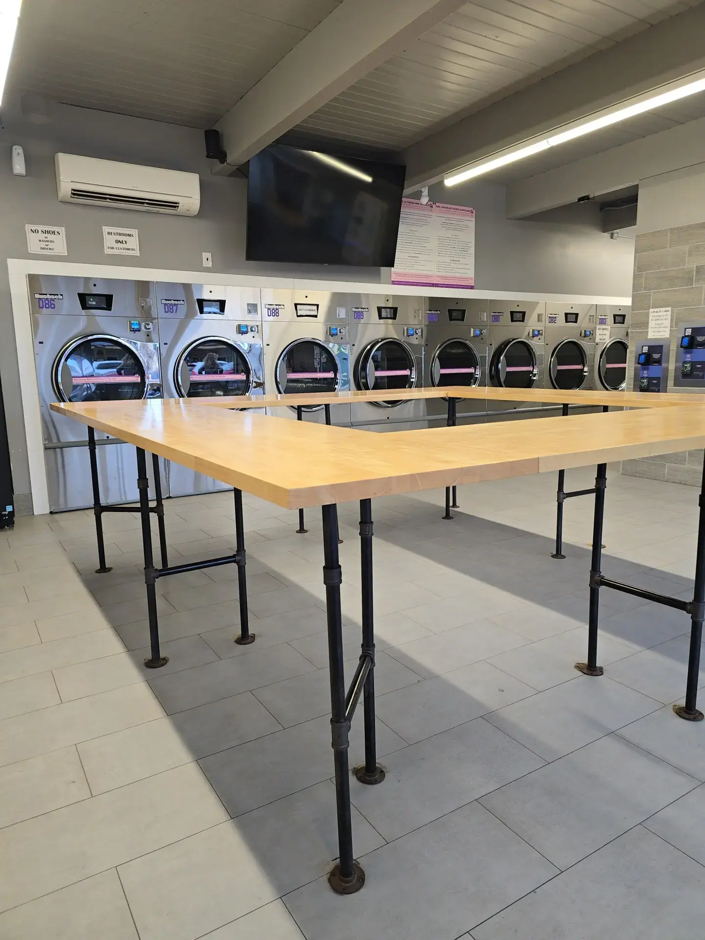 Mrs. Sparkles Laundry - Image 12