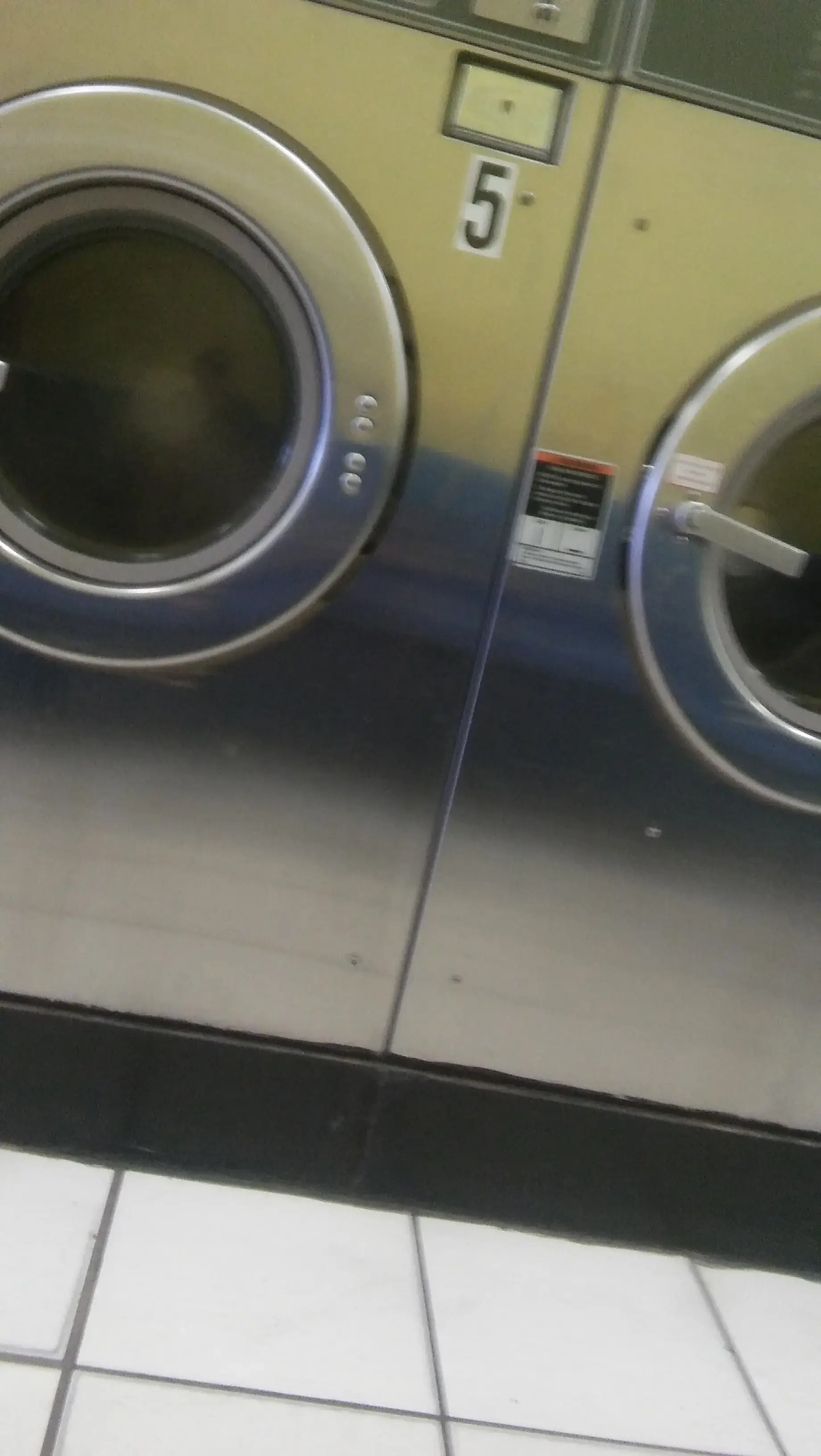 M&S Coin Laundry - Image 11