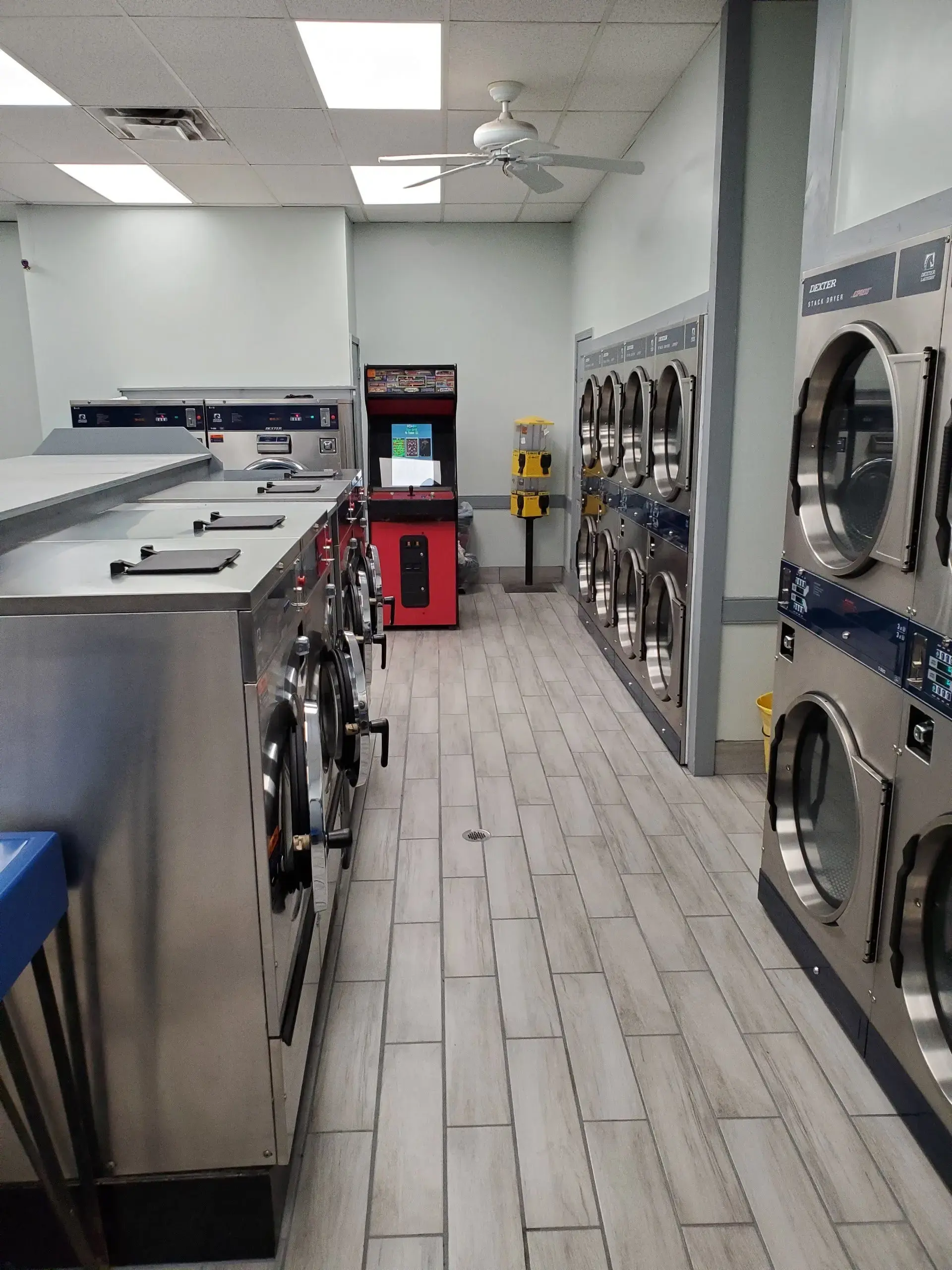 M&S Coin Laundry - Image 14