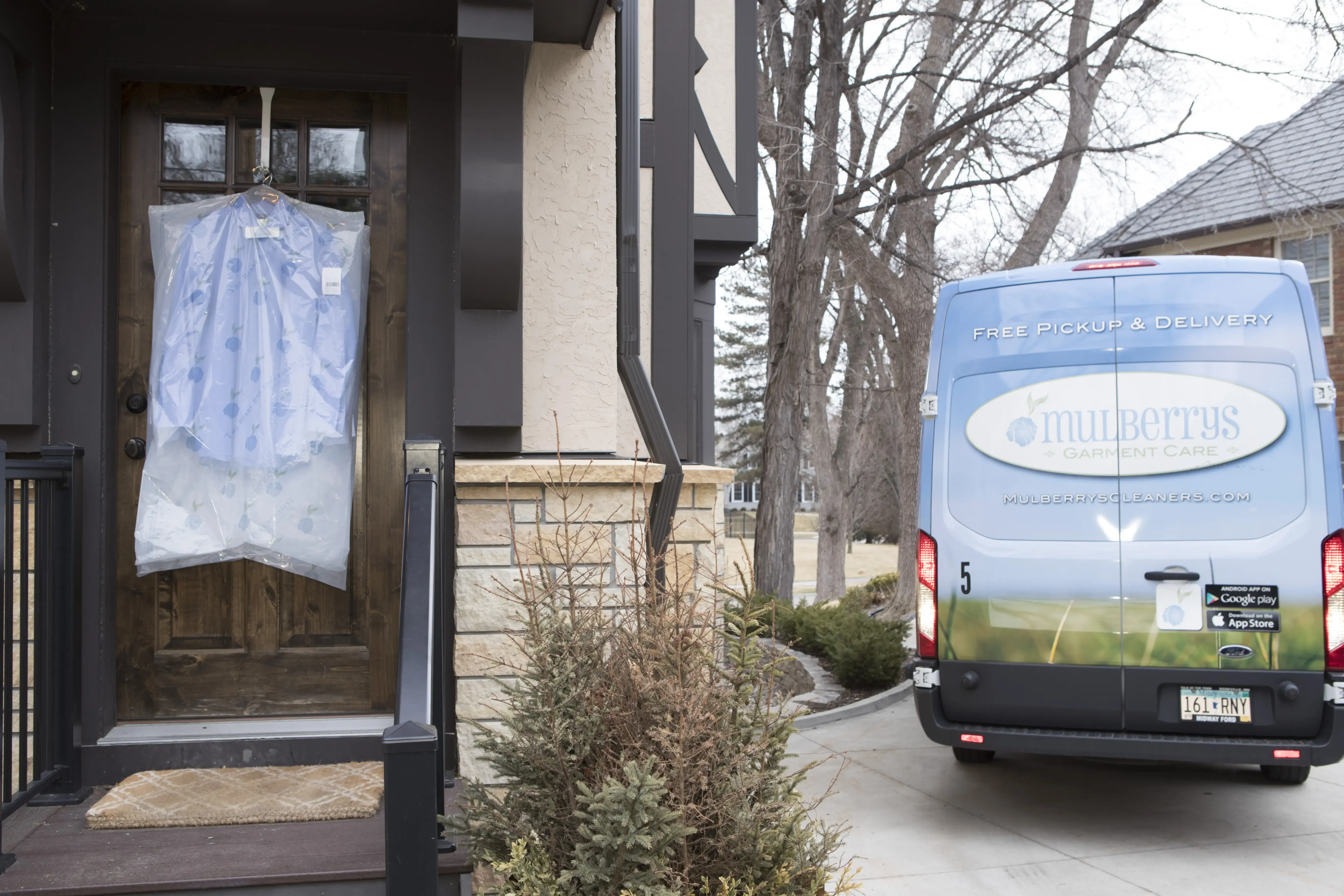 Mulberrys Dry Cleaners and Laundry thumbnail 12