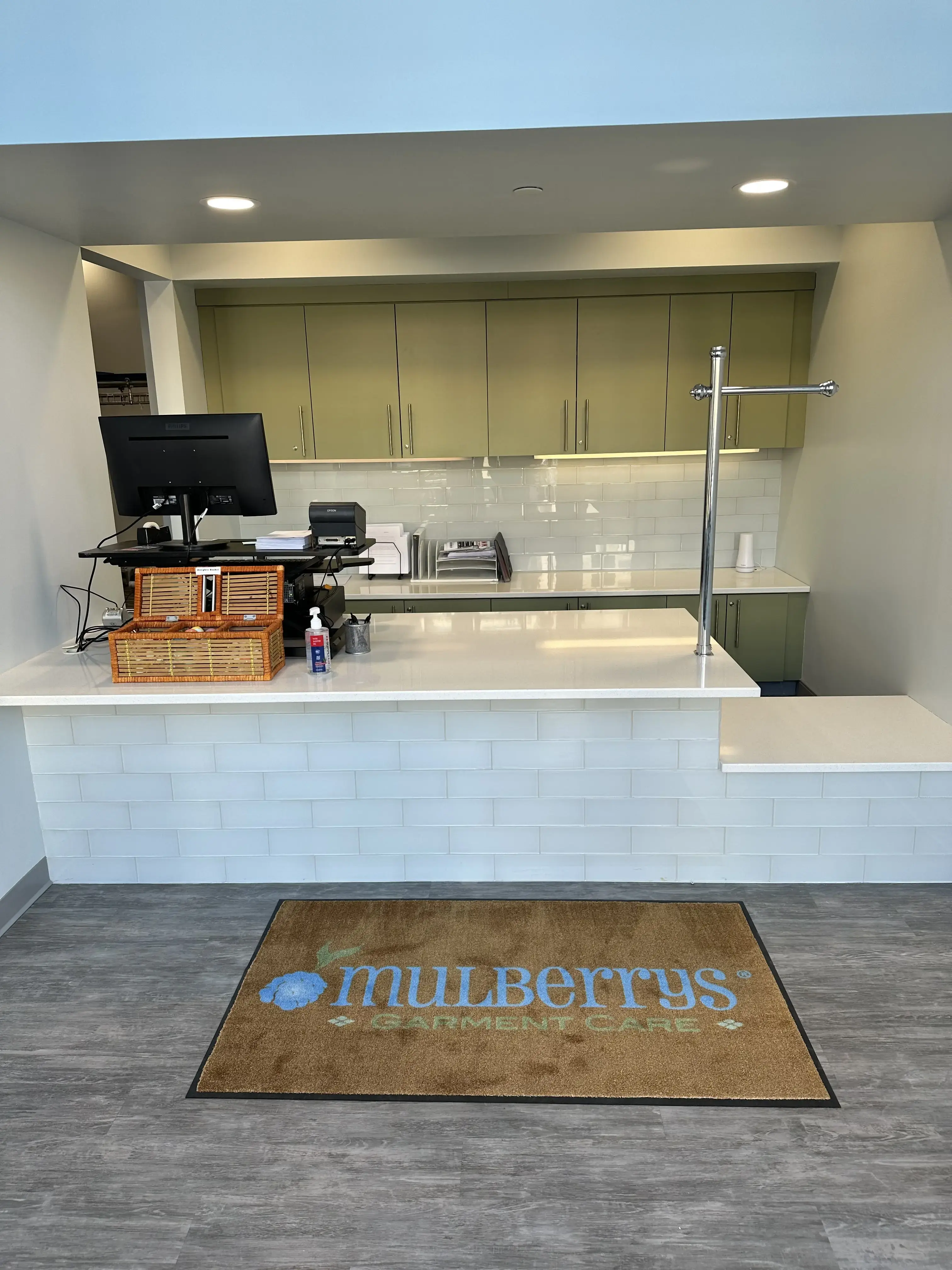 Mulberrys Dry Cleaners and Laundry thumbnail 1