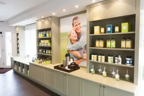 Mulberrys Dry Cleaners and Laundry thumbnail 1