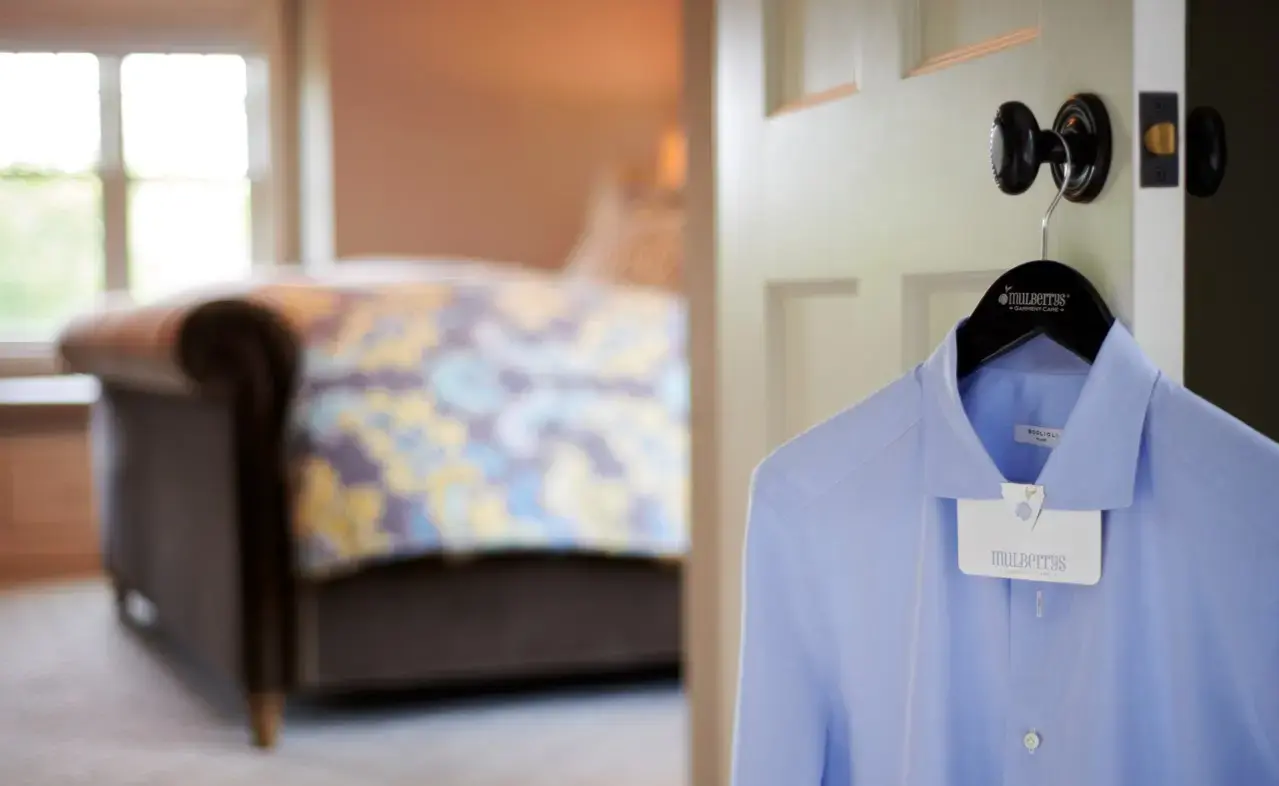 Mulberrys Dry Cleaners and Laundry thumbnail 7