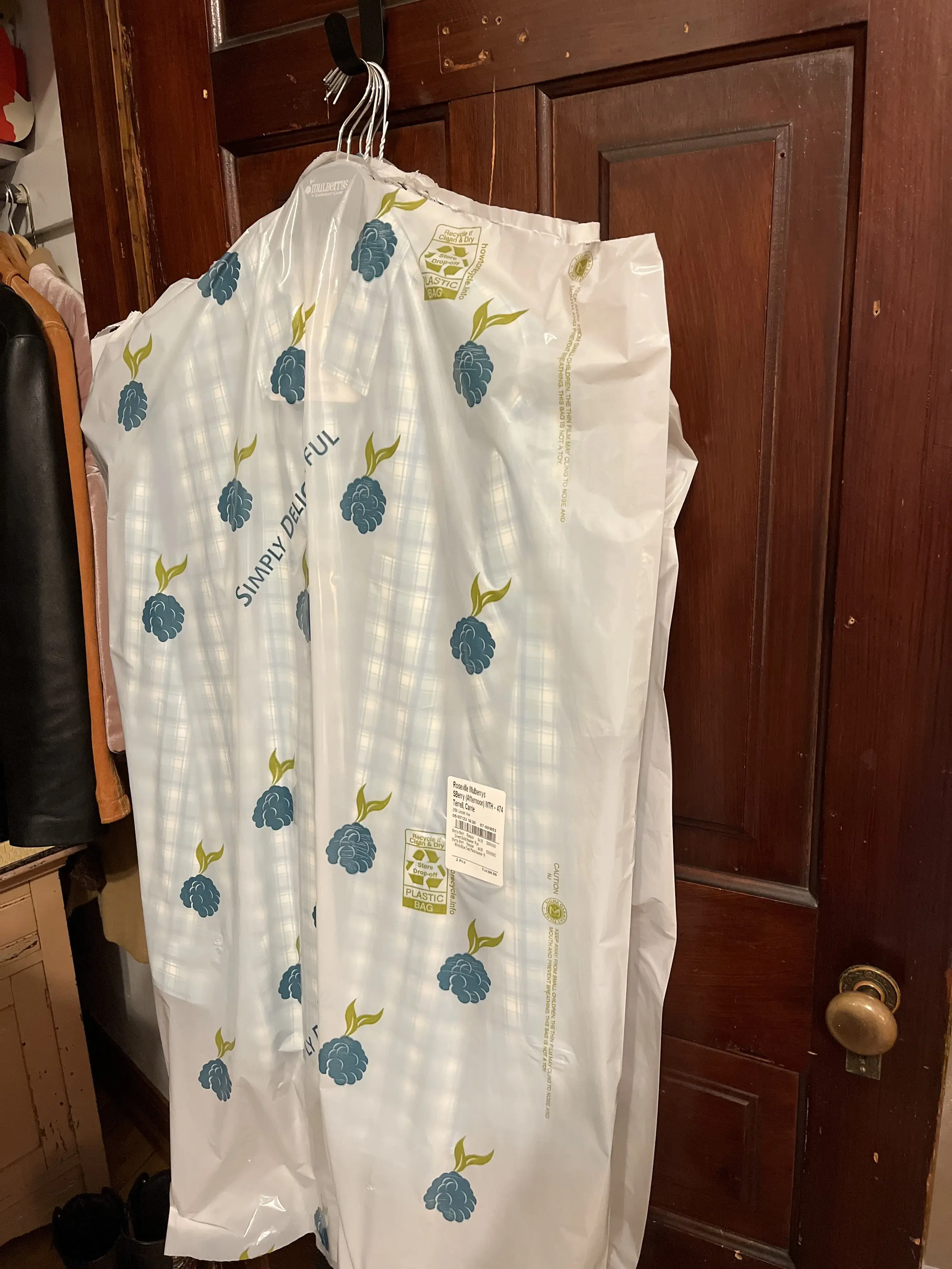 Mulberrys Dry Cleaners and Laundry thumbnail 9