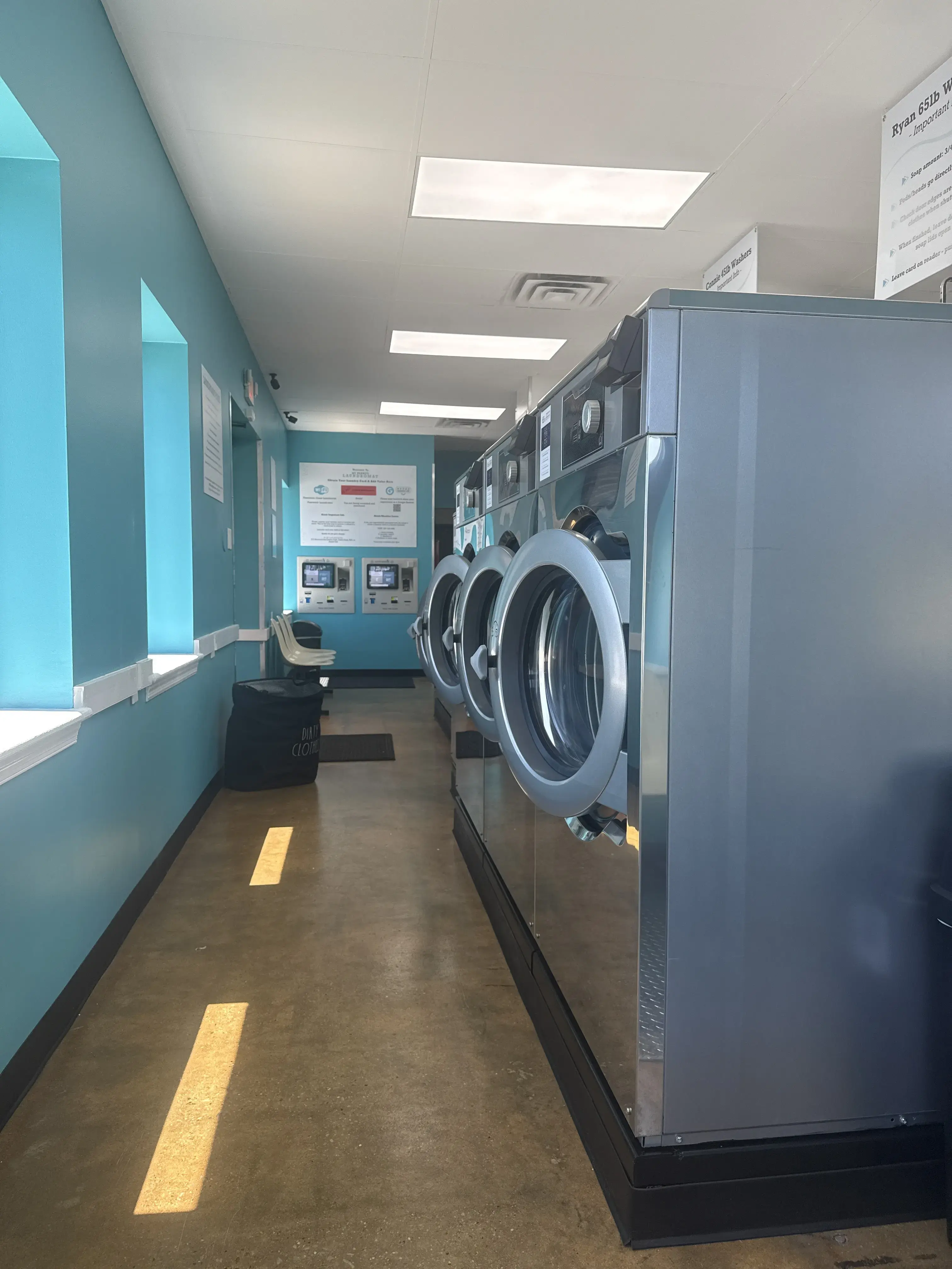 My Friend's Laundromat - Image 15