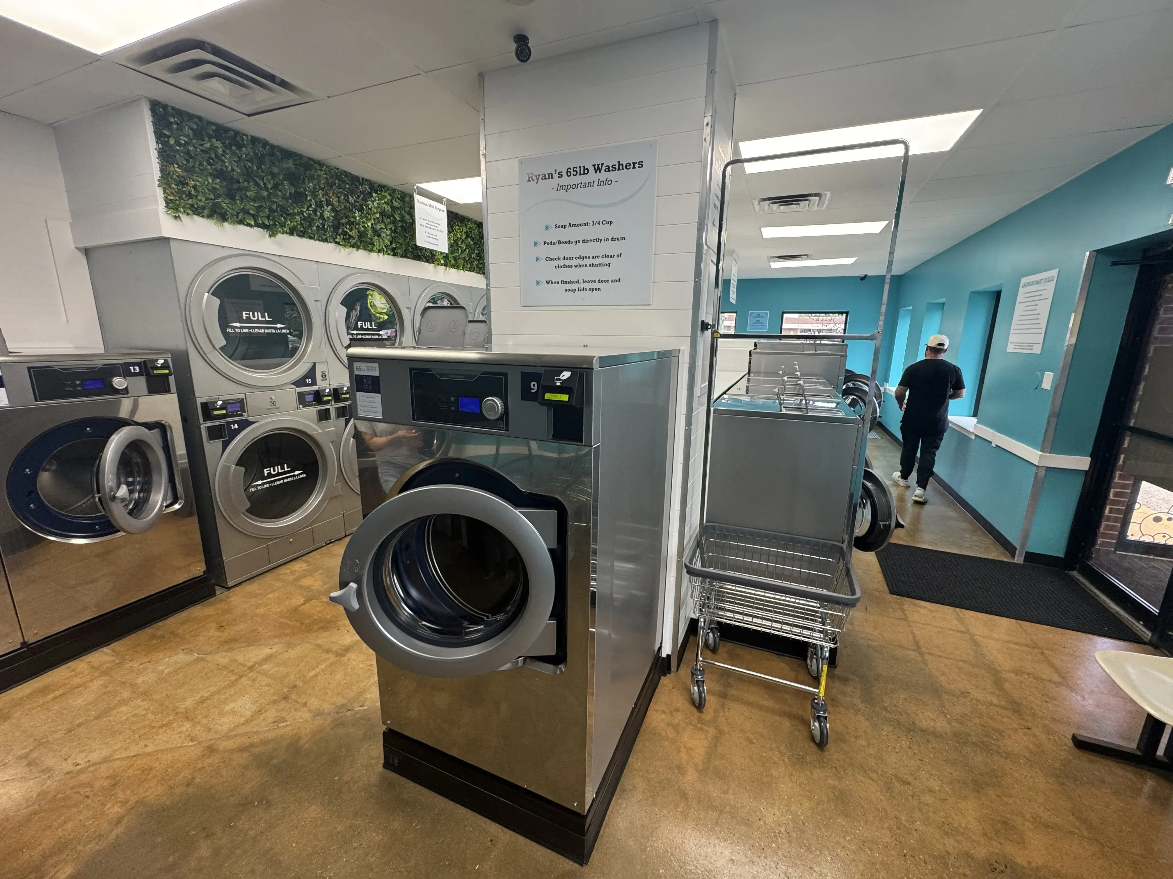 My Friend's Laundromat thumbnail 20