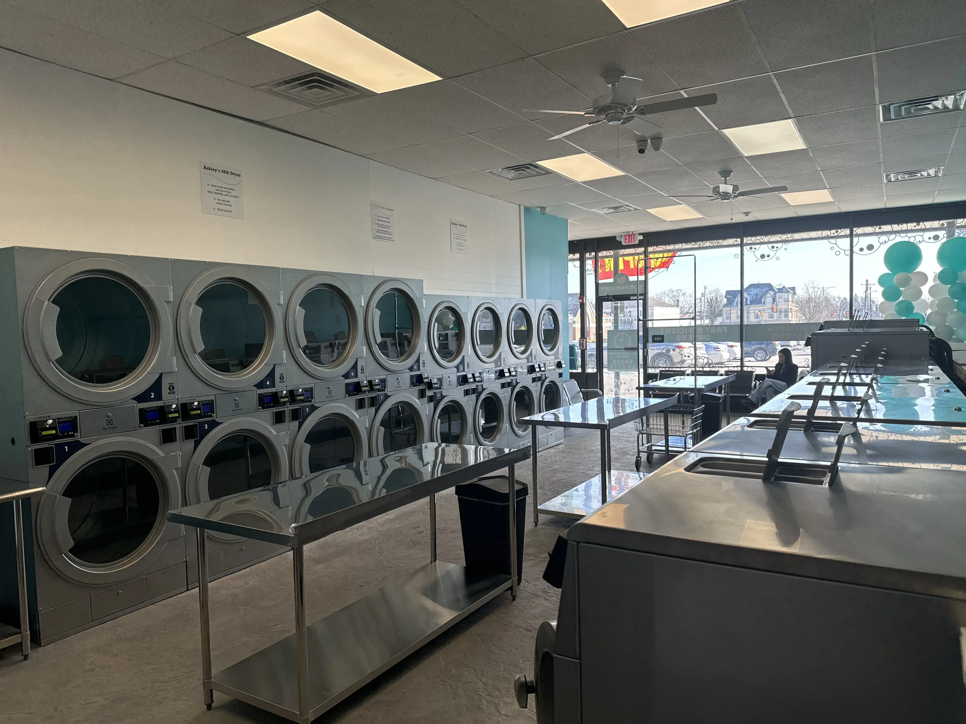 My Friend's Laundromat - Image 11