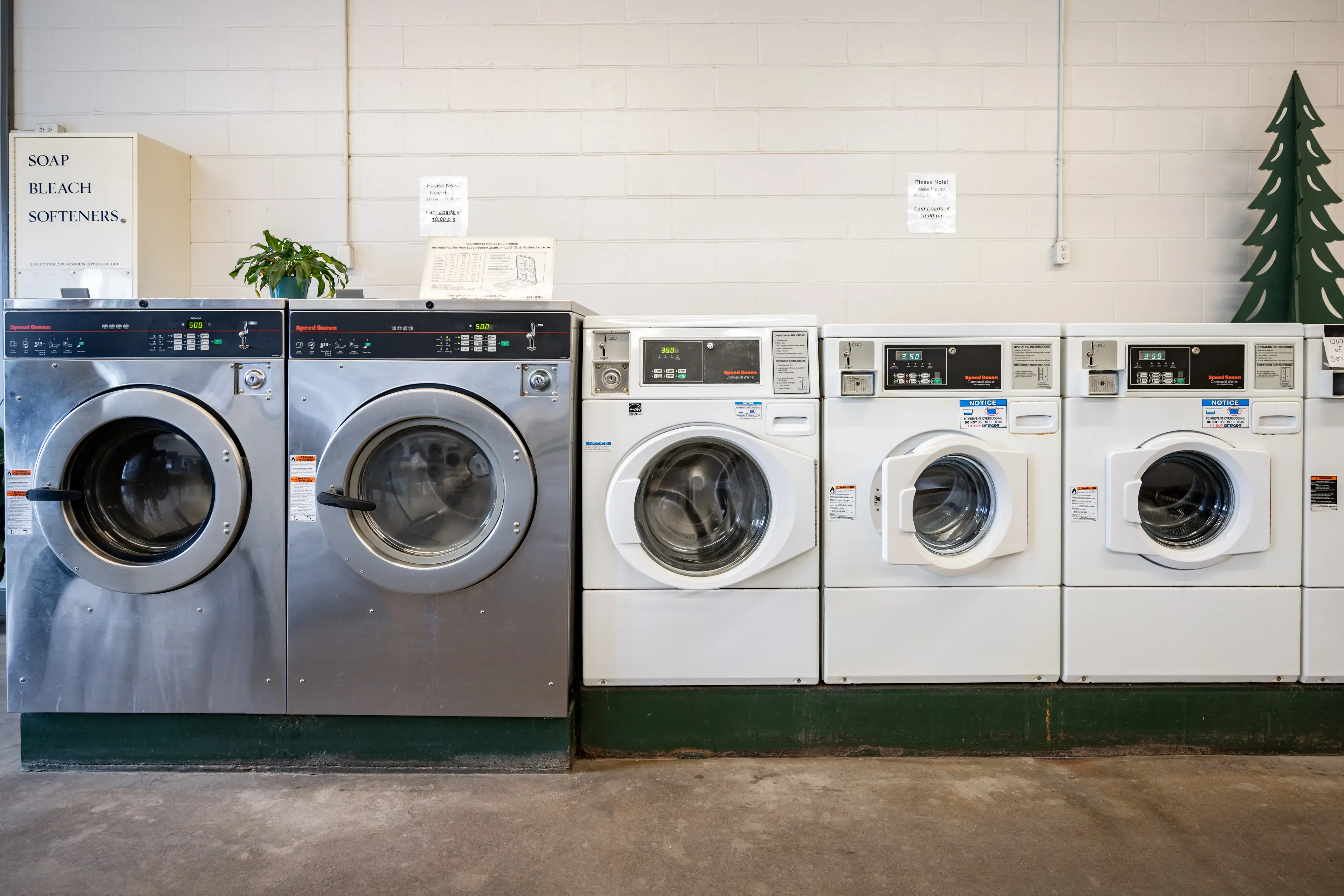 Naples Laundromat thumbnail 10