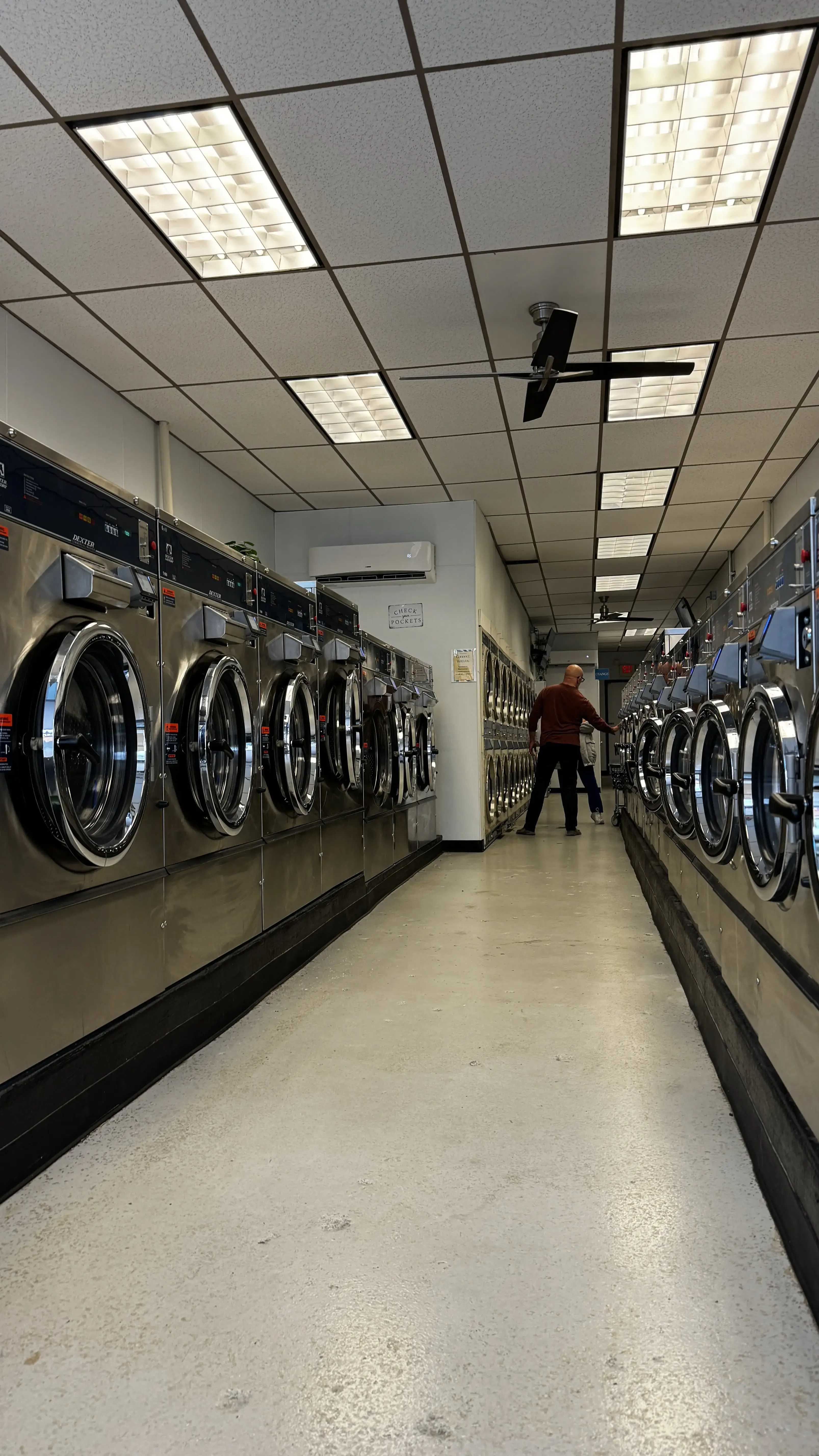 Nate's Laundry Room thumbnail 4