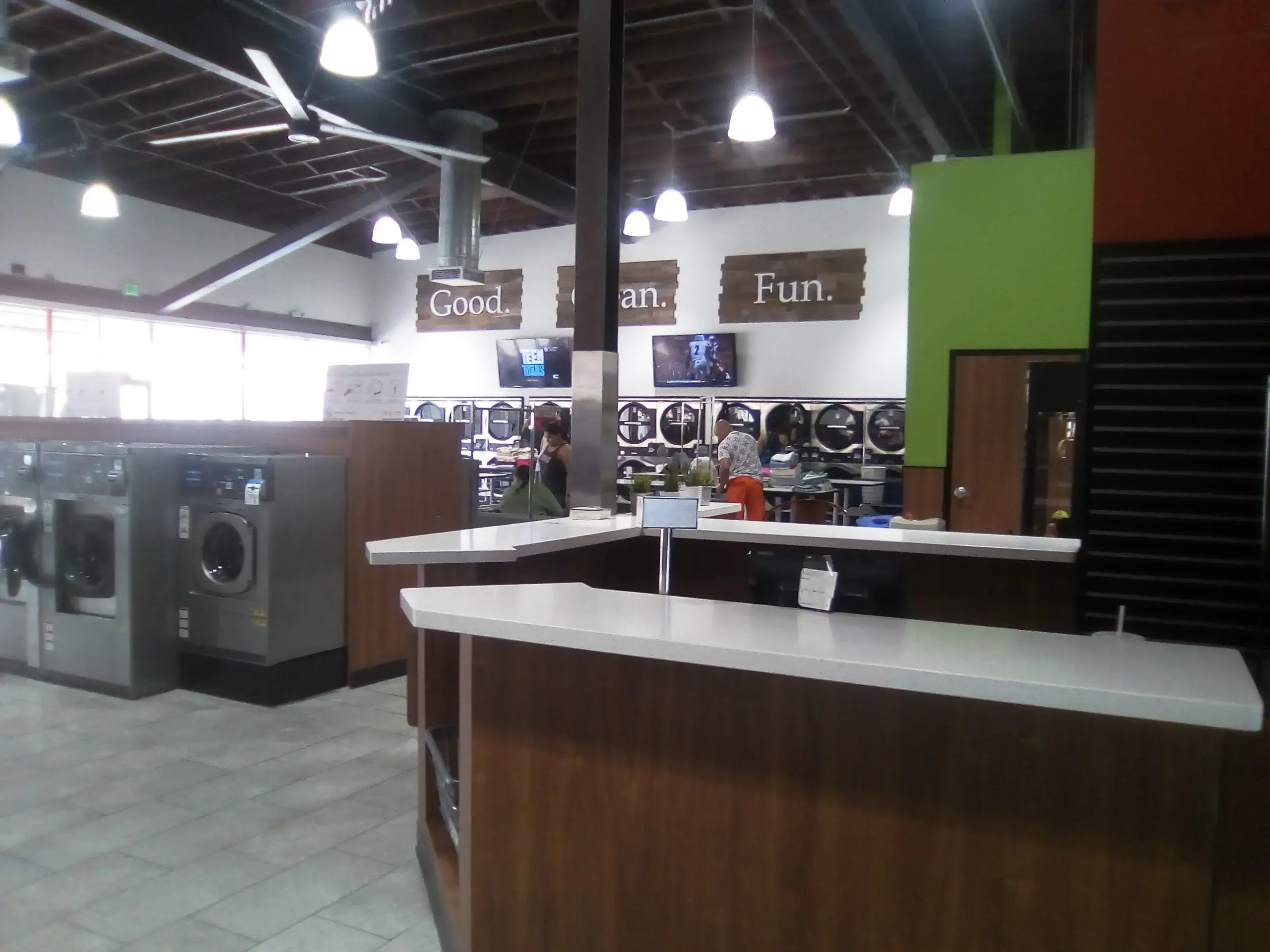 National City Express Laundry - Image 14