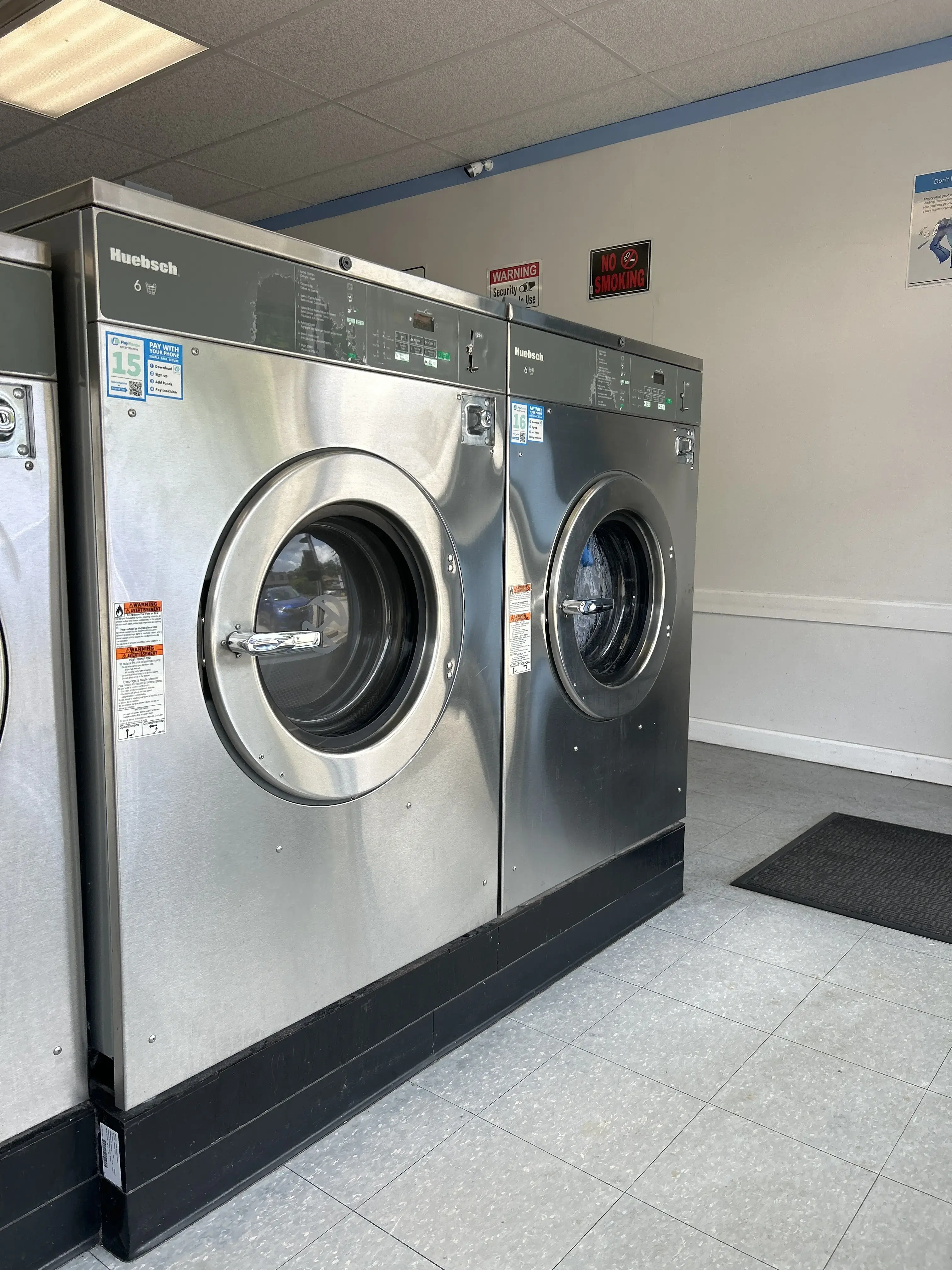 Neighborhood Laundromat thumbnail 10