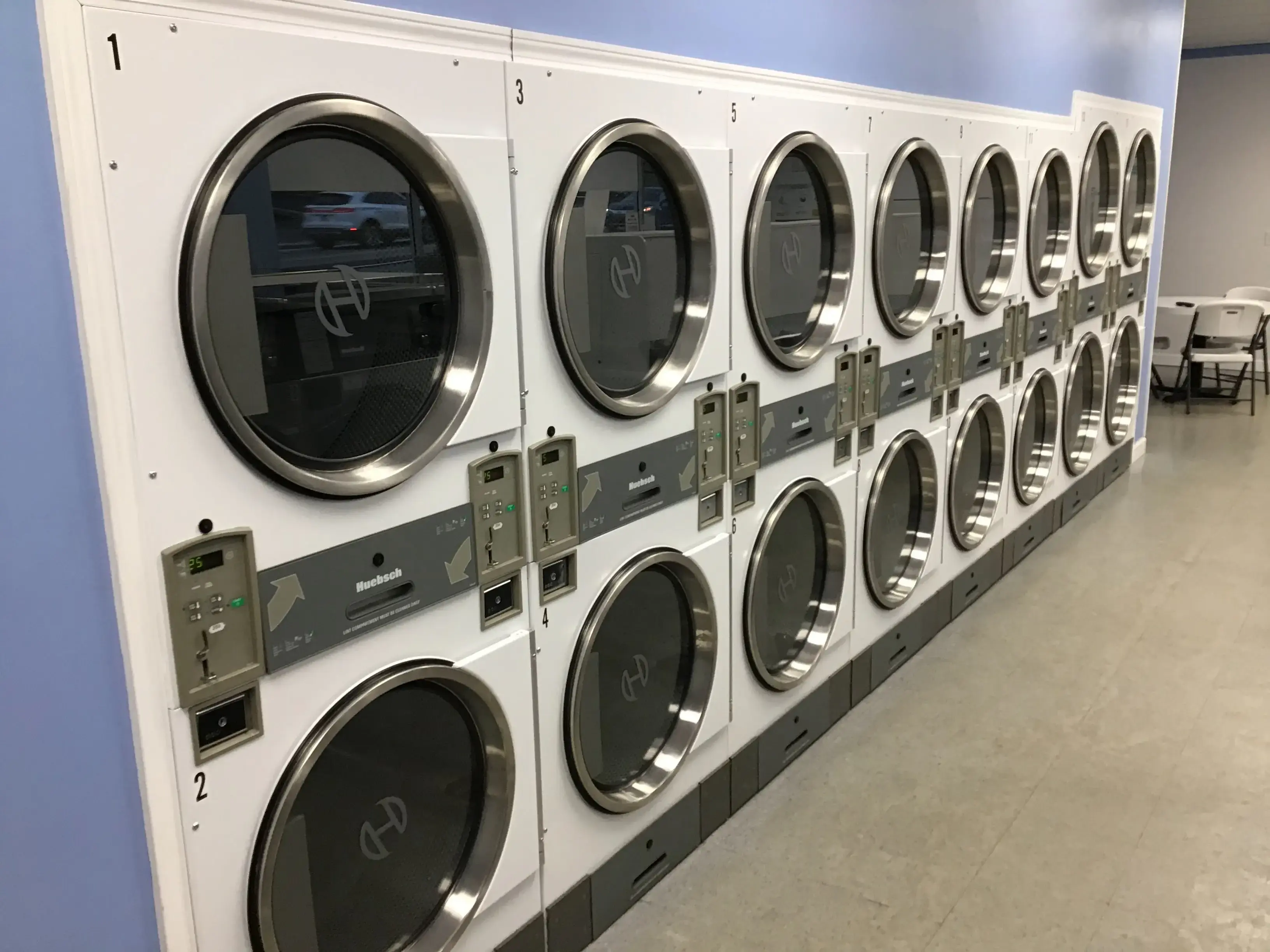 Neighborhood Laundromat thumbnail 5