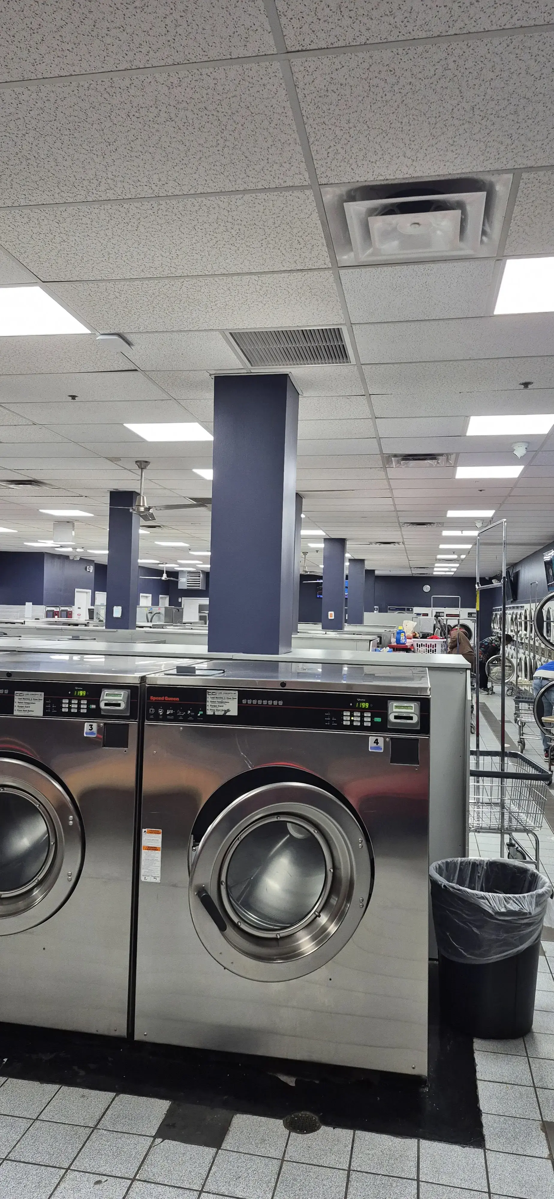 Neighborhood laundromat thumbnail 1