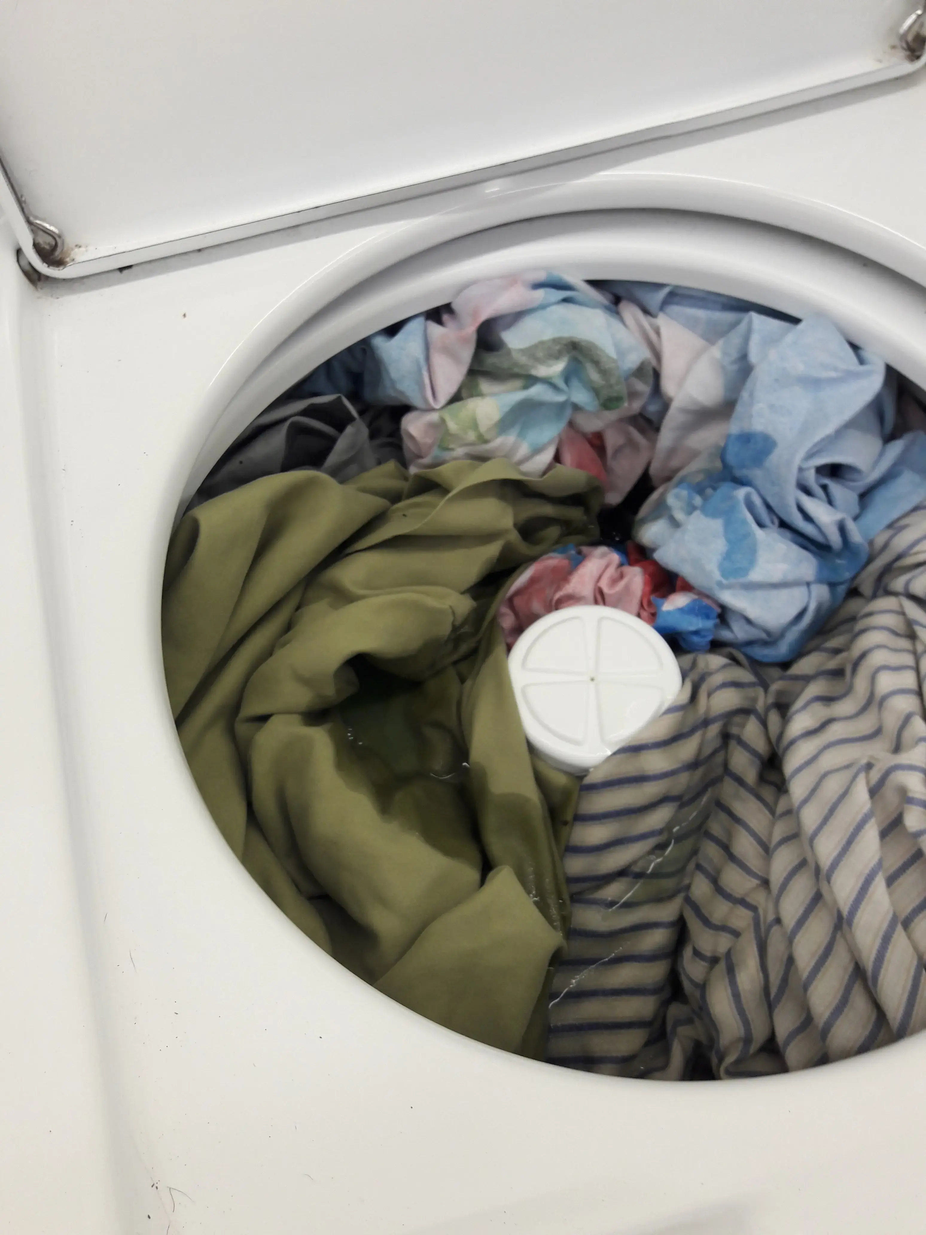 Neighborhood Laundromat Cleveland St thumbnail 17