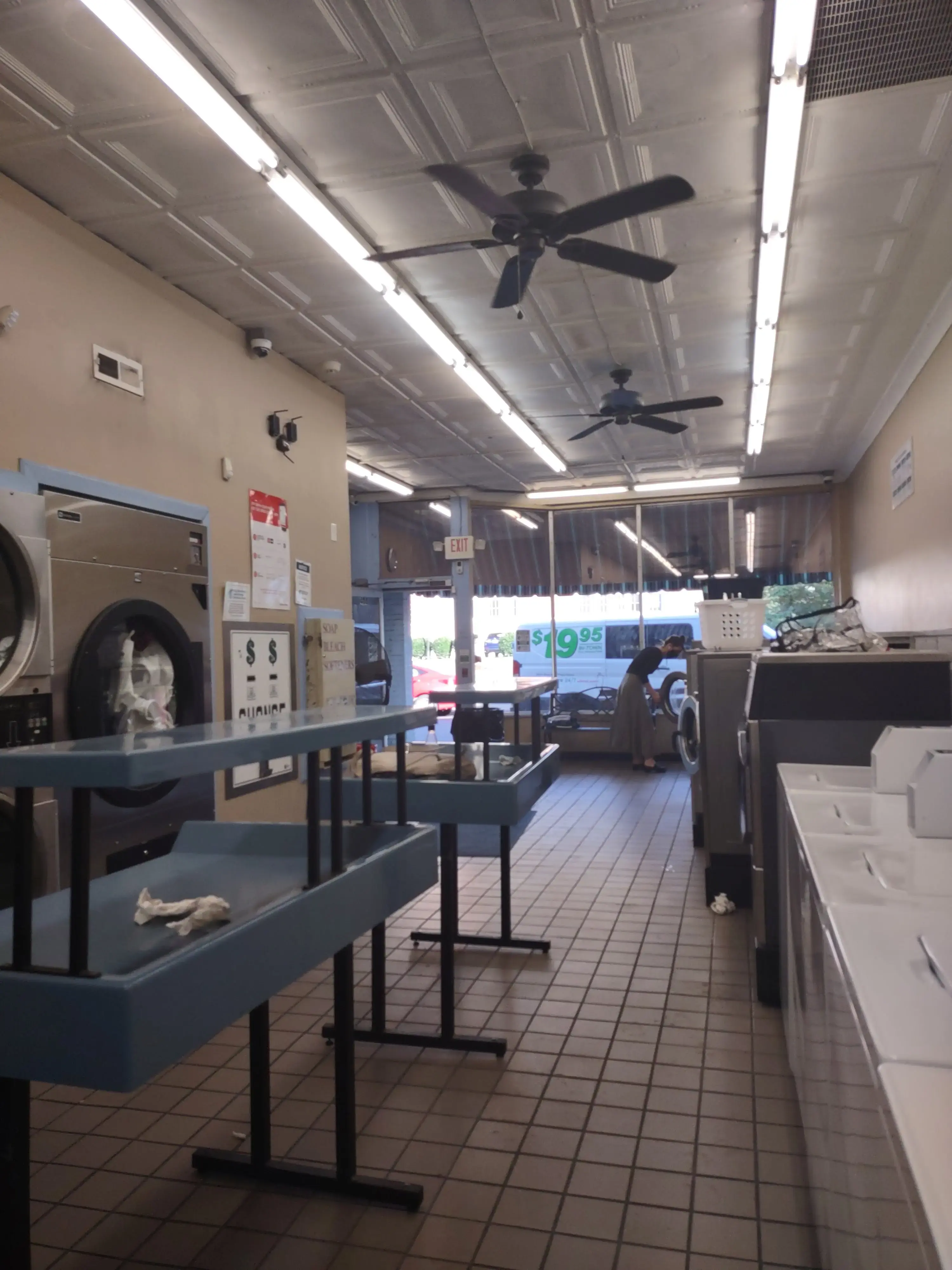 Neighborhood Laundromat Cleveland St thumbnail 6