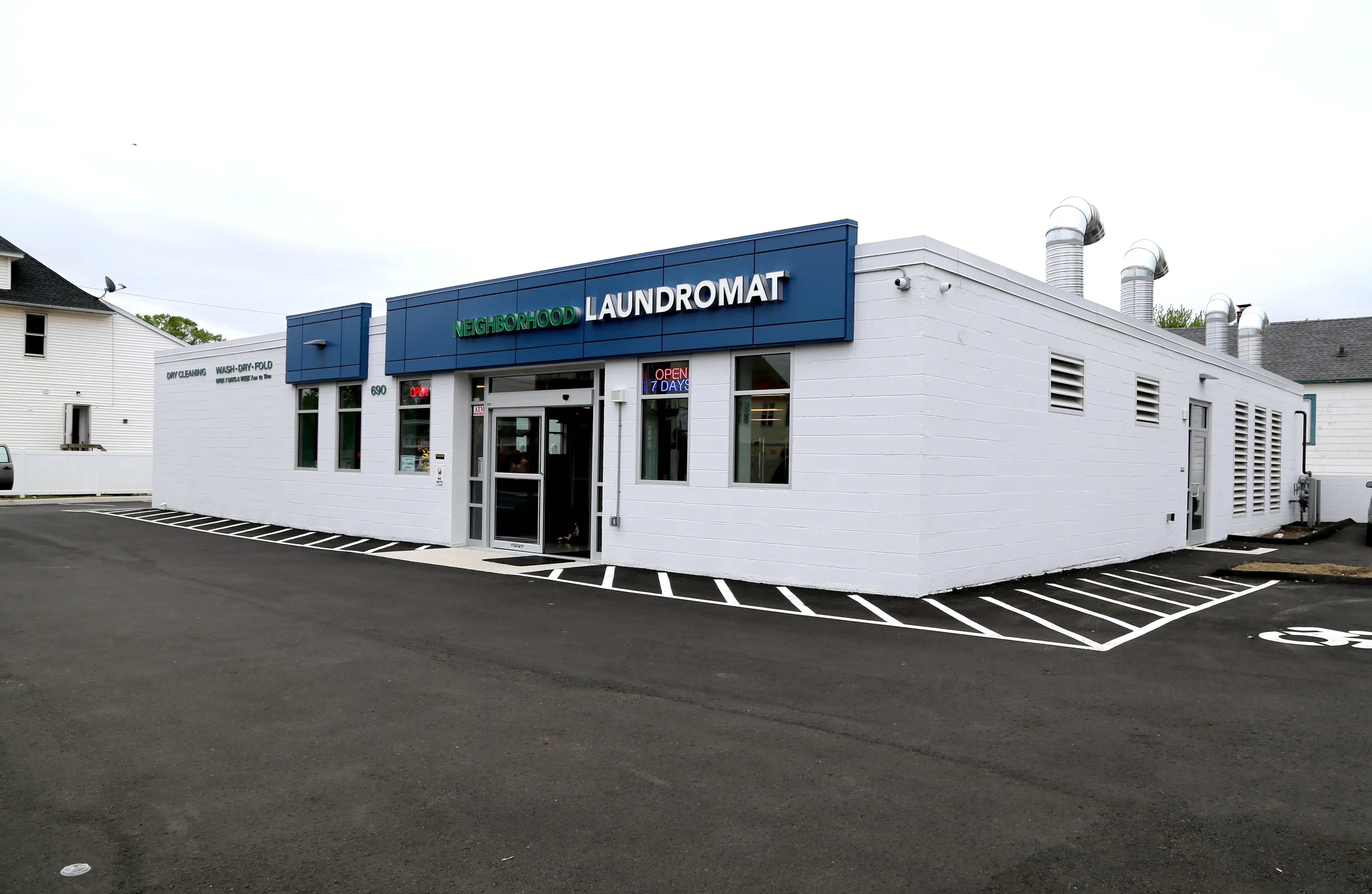 Neighborhood Laundromat East Haven - Image 2