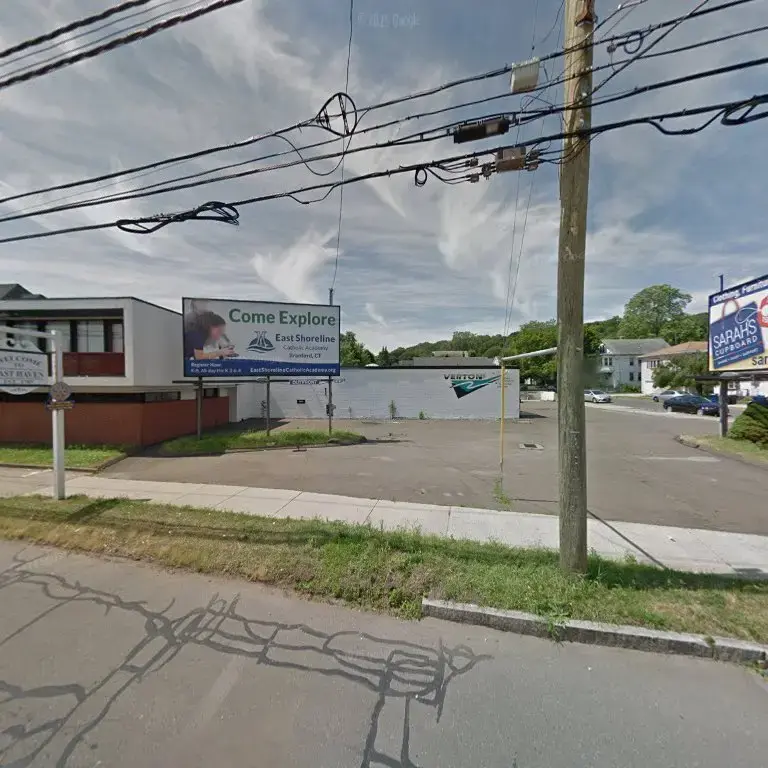 Neighborhood Laundromat East Haven - Image 12