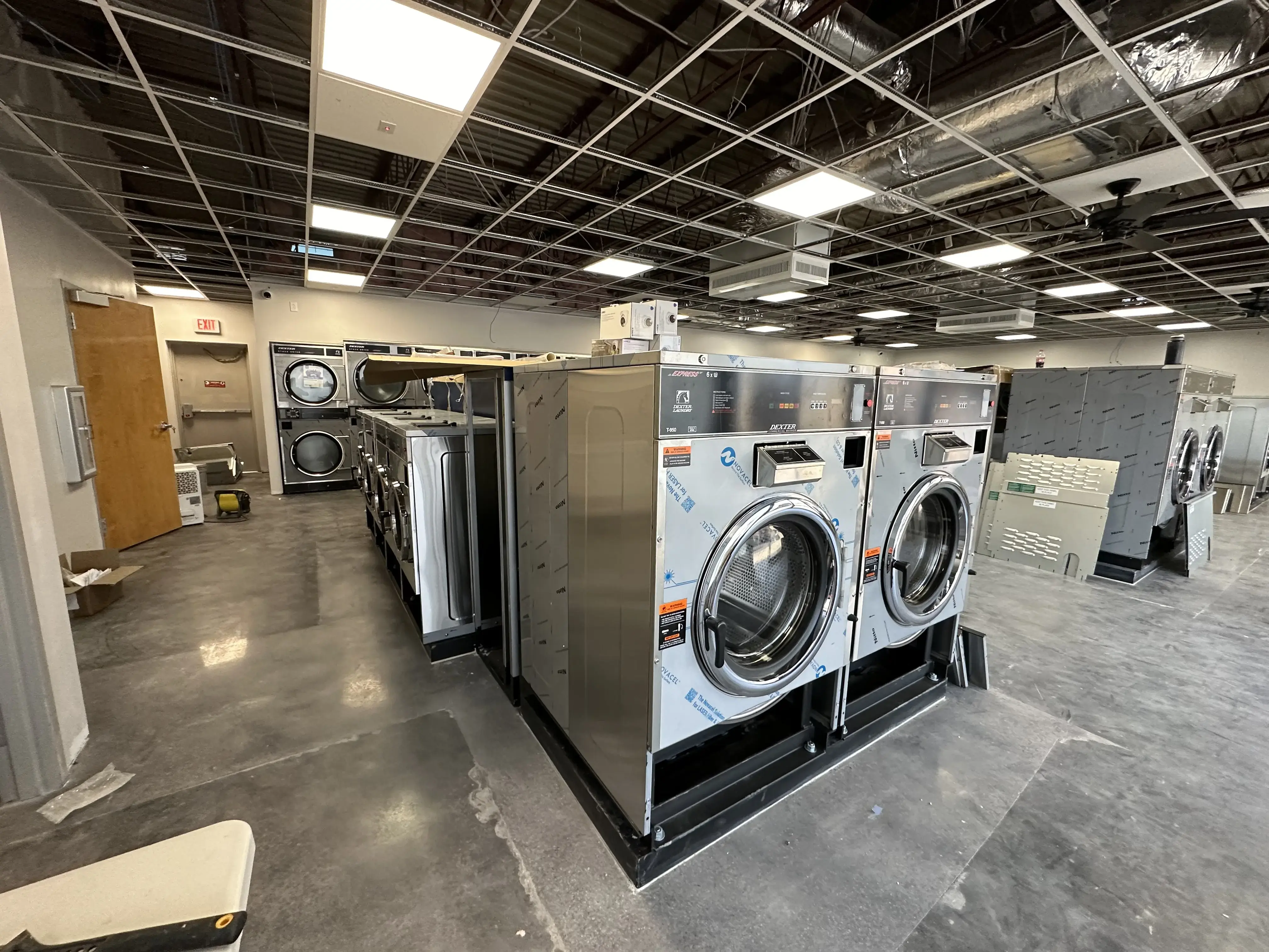 Neighborhood Laundromat Hull St thumbnail 12